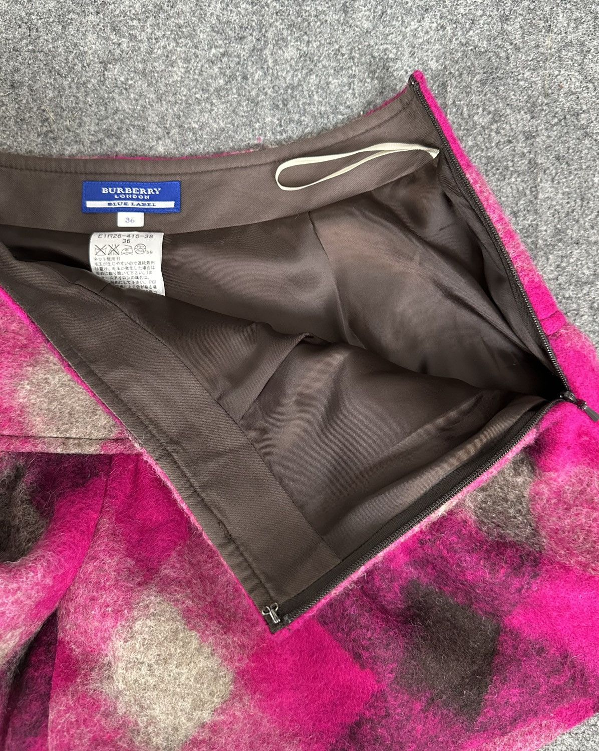 Burberry Burberry - Blue Label Vintage - Plaid Mohair Short/Skirt Size 25" / US 0 / IT 36 - 7 Thumbnail