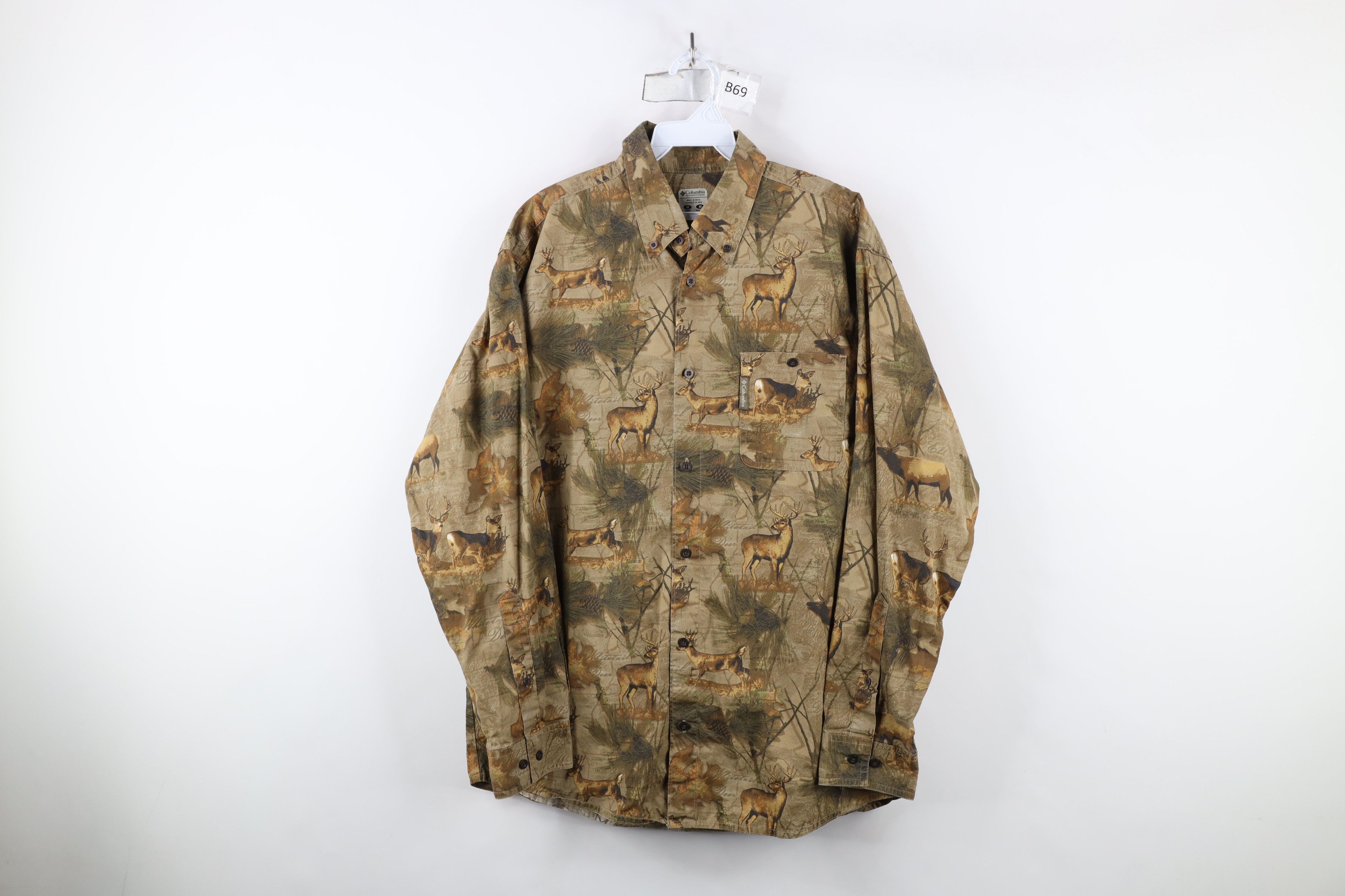 Columbia × Vintage Vintage Columbia Over Print Whitetail Deer Buck Button Shirt Size US M / EU 48-50 / 2 - 1 Thumbnail