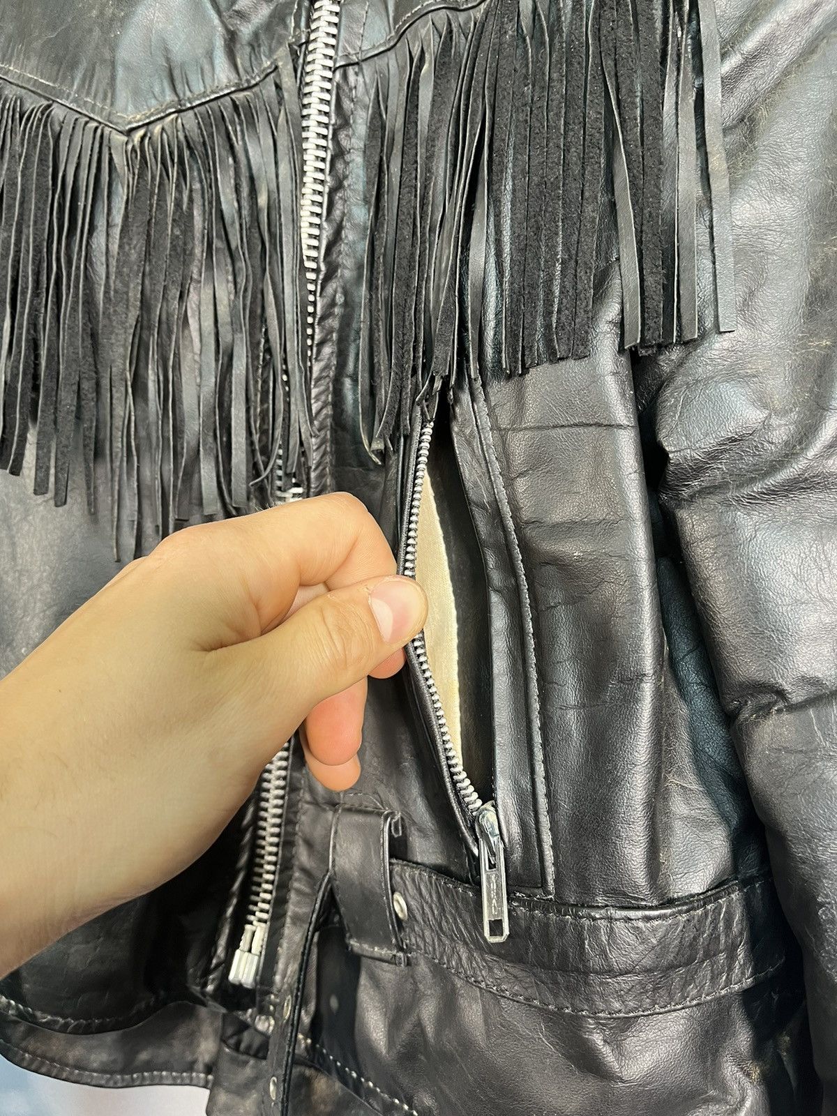 Vintage 1970s / 1980s Vintage Punk Fringe Leather Jacket Made in USA Size XL / US 12-14 / IT 48-50 - 9 Thumbnail