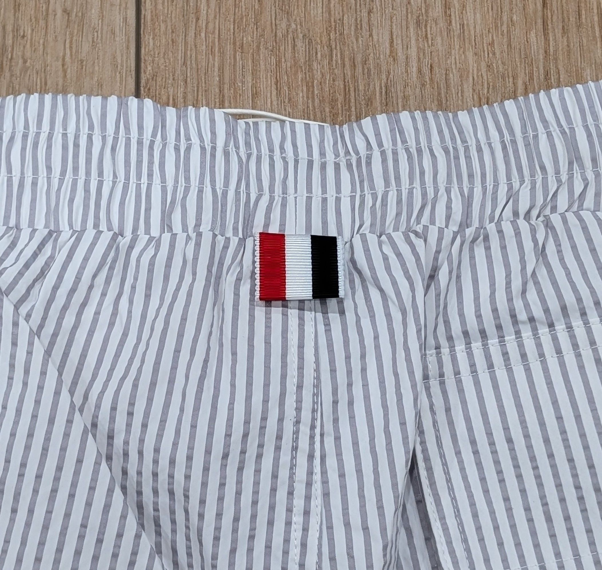 Thom Browne THOM BROWNE Lobster Seersucker Swim Shorts Grey 0 - XS Size US 28 / EU 44 - 6 Thumbnail