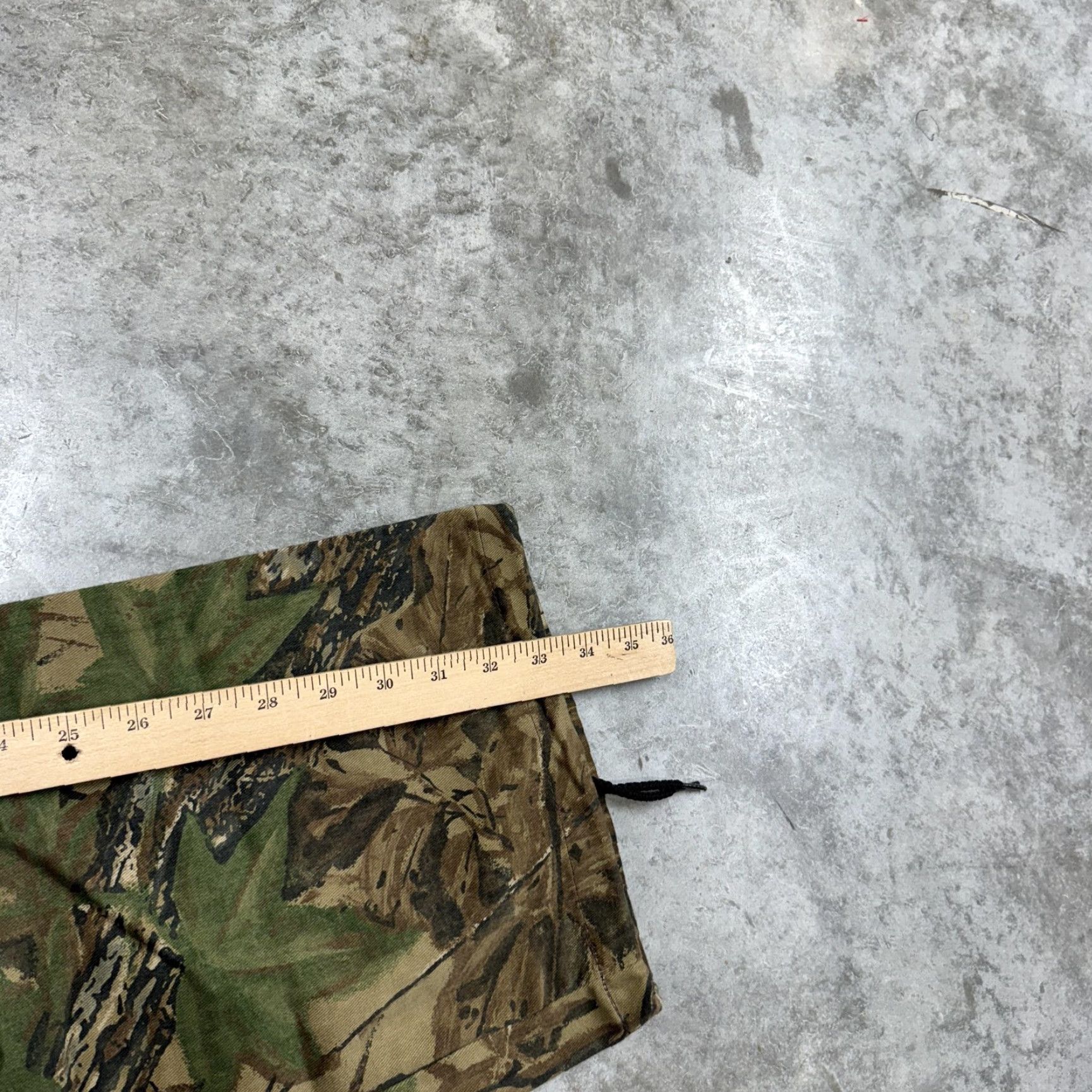 Walls VINTAGE Walls pants Mens XL Regular Camouflage Cargo Workwear Pockets Zipper Fly Hem Drawstring 715 559A Green 31 in Inseam Size US 36 / EU 52 - 7 Thumbnail