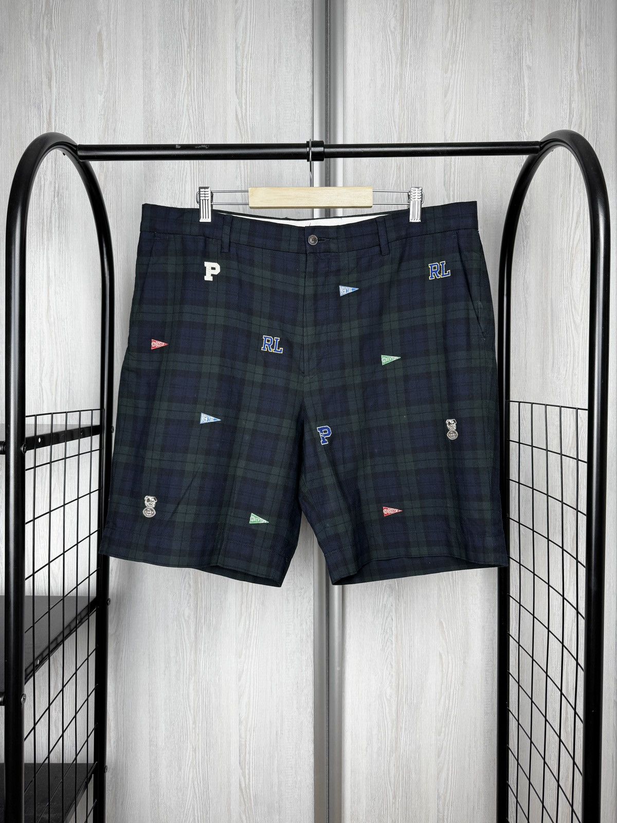 Polo Ralph Lauren Polo Ralph Lauren Blackwatch Tartan Shorts College Pennants Size US 36 / EU 52 - 1 Thumbnail