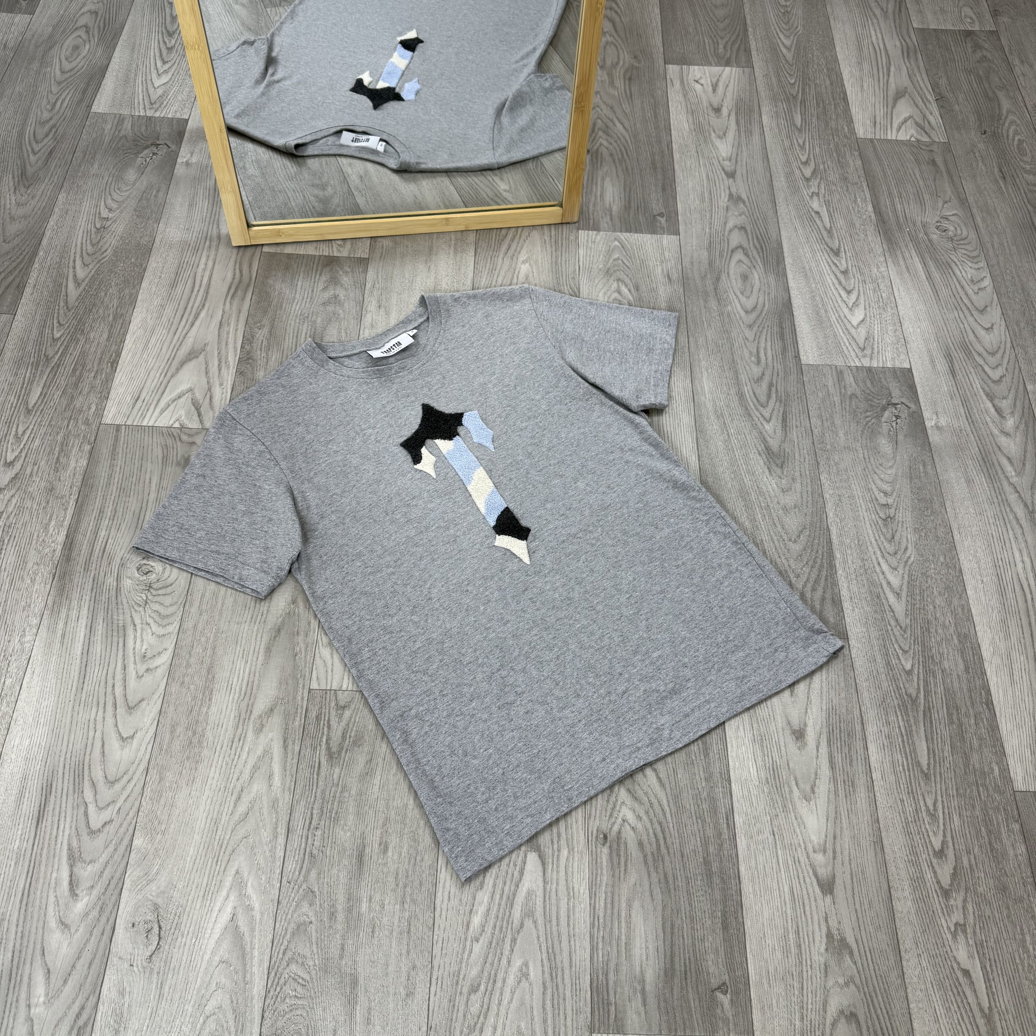 Trapstar London Trapstar "T" Fluffy Logo Grey Tee Shirt Size US S / EU 44-46 / 1 - 3 Thumbnail