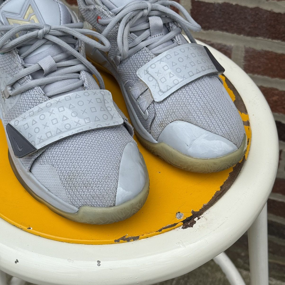 Nike × Playstation × Vintage Nike PG 2.5 x PlayStation Grey Sneakers Size 6Y Size US 6 / EU 39 - 3 Thumbnail