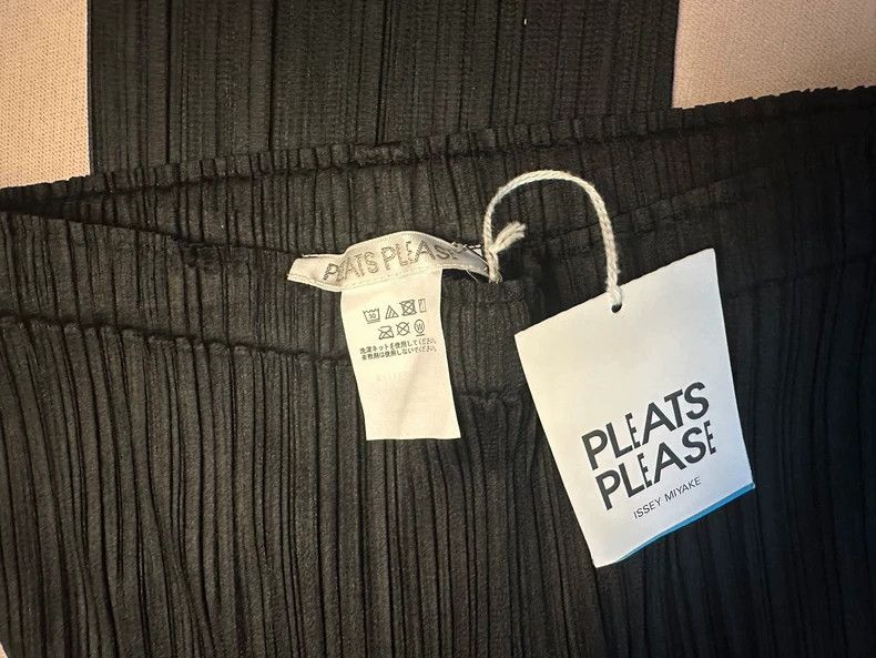 Issey Miyake Issey Miyake size:3 Black pleated pants Size 22" - 3 Thumbnail