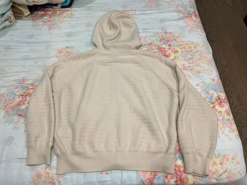 Loro Piana LORO PIANA Female beige small cashmere cap sweater L size Size L / US 10 / IT 46 - 2 Thumbnail