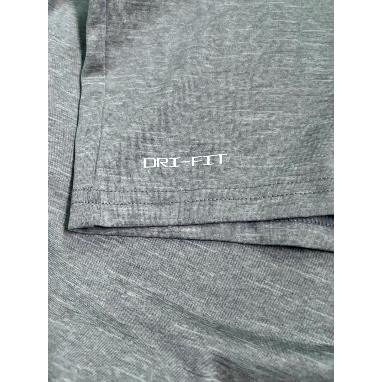 Nike set of 2 nike uv protection shirts mens size S short sleeve crew neck Dri-FIT upf sun shirts gray navy Heathered 100% polyester two-pack Size US S / EU 44-46 / 1 - 5 Thumbnail
