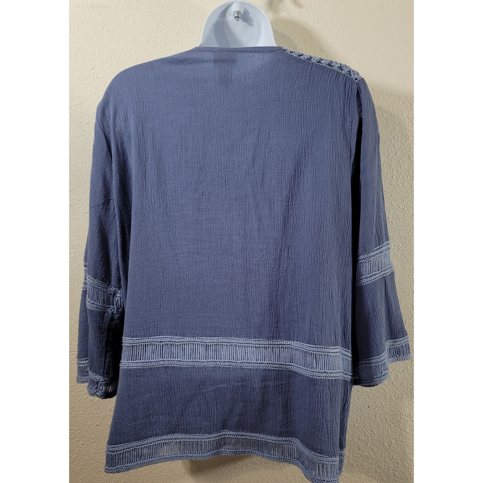 Chicos Chico's Blue Crochet Bodice & Shoulders V Neck Top 1 Medium Size M / US 6-8 / IT 42-44 - 2 Thumbnail