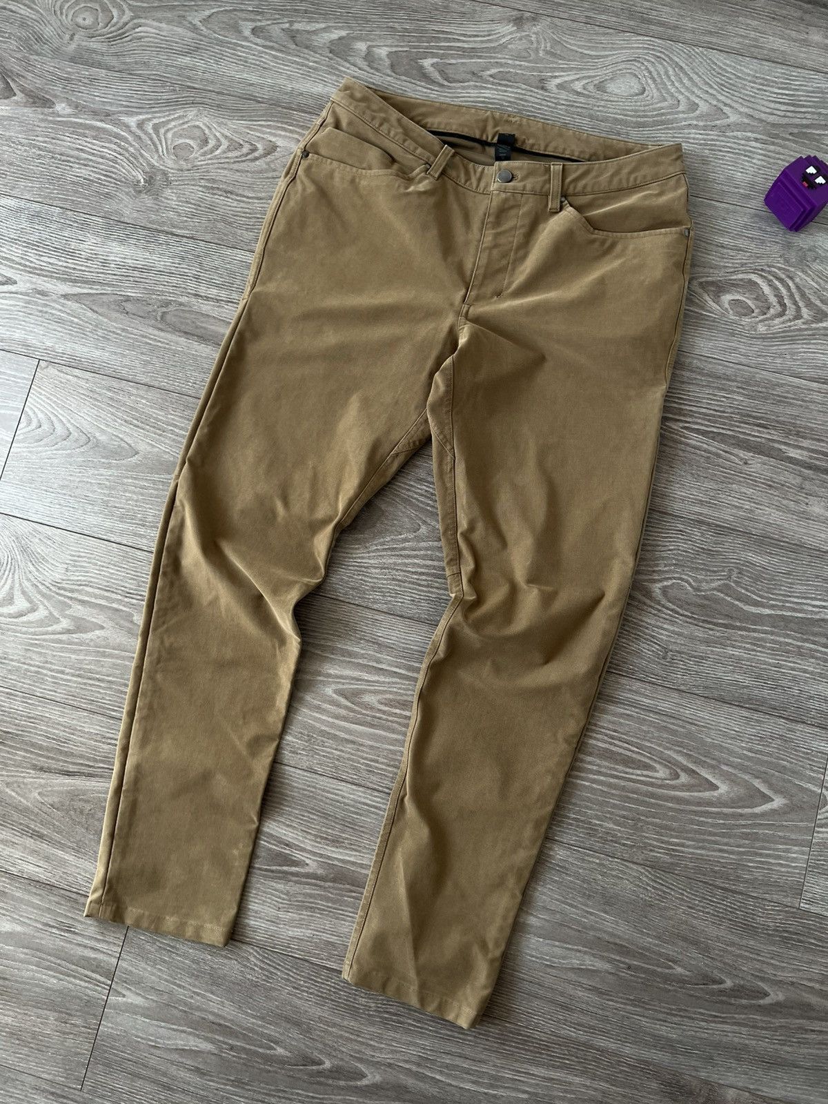 Lululemon Rare Lululemon Logo Secret Pocket Reflective Selvage Pants Size US 33 - 4 Thumbnail