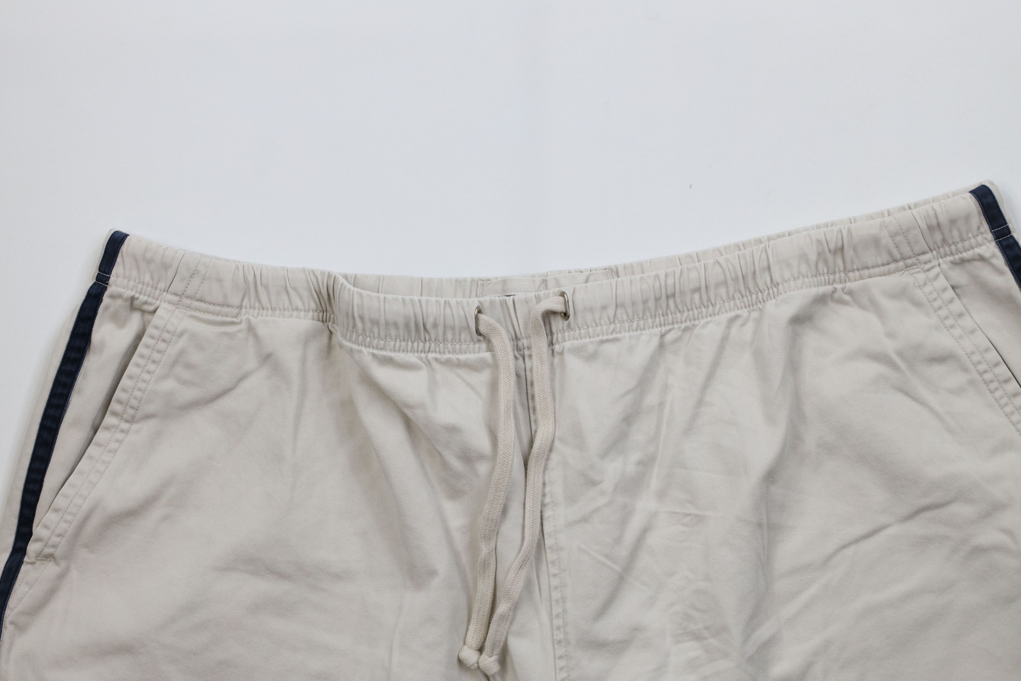 Nautica Vintage 90s Nautica Fit Spell Out Sailing Flag Shorts Beige Size US 38 / EU 54 - 2 Thumbnail