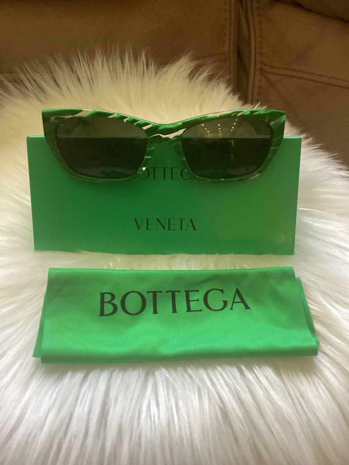 Bottega Veneta Bottega Veneta's chic square sunglasses Size ONE SIZE - 1 Thumbnail
