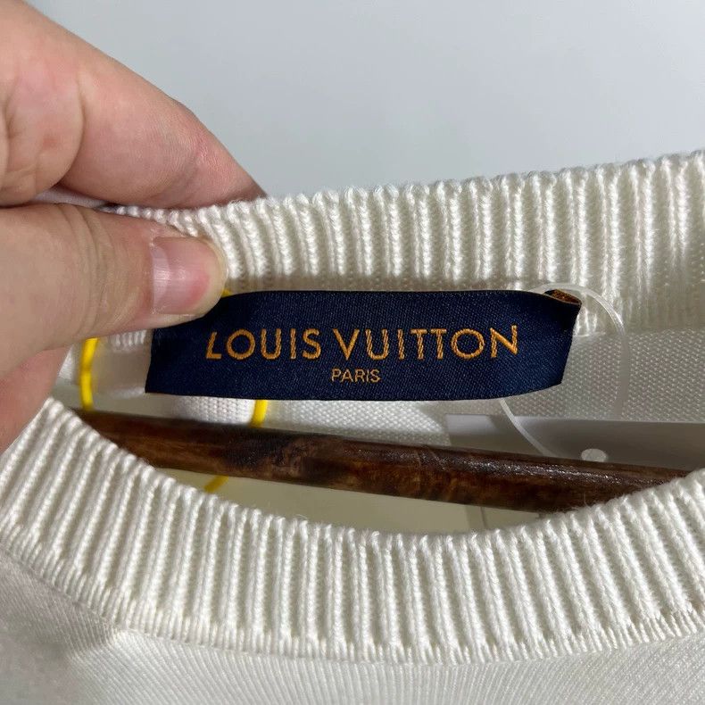 Louis Vuitton Louis Vuitton Pin knit short sleeve 2504-Nextarrow Size US L / EU 52-54 / 3 - 3 Thumbnail