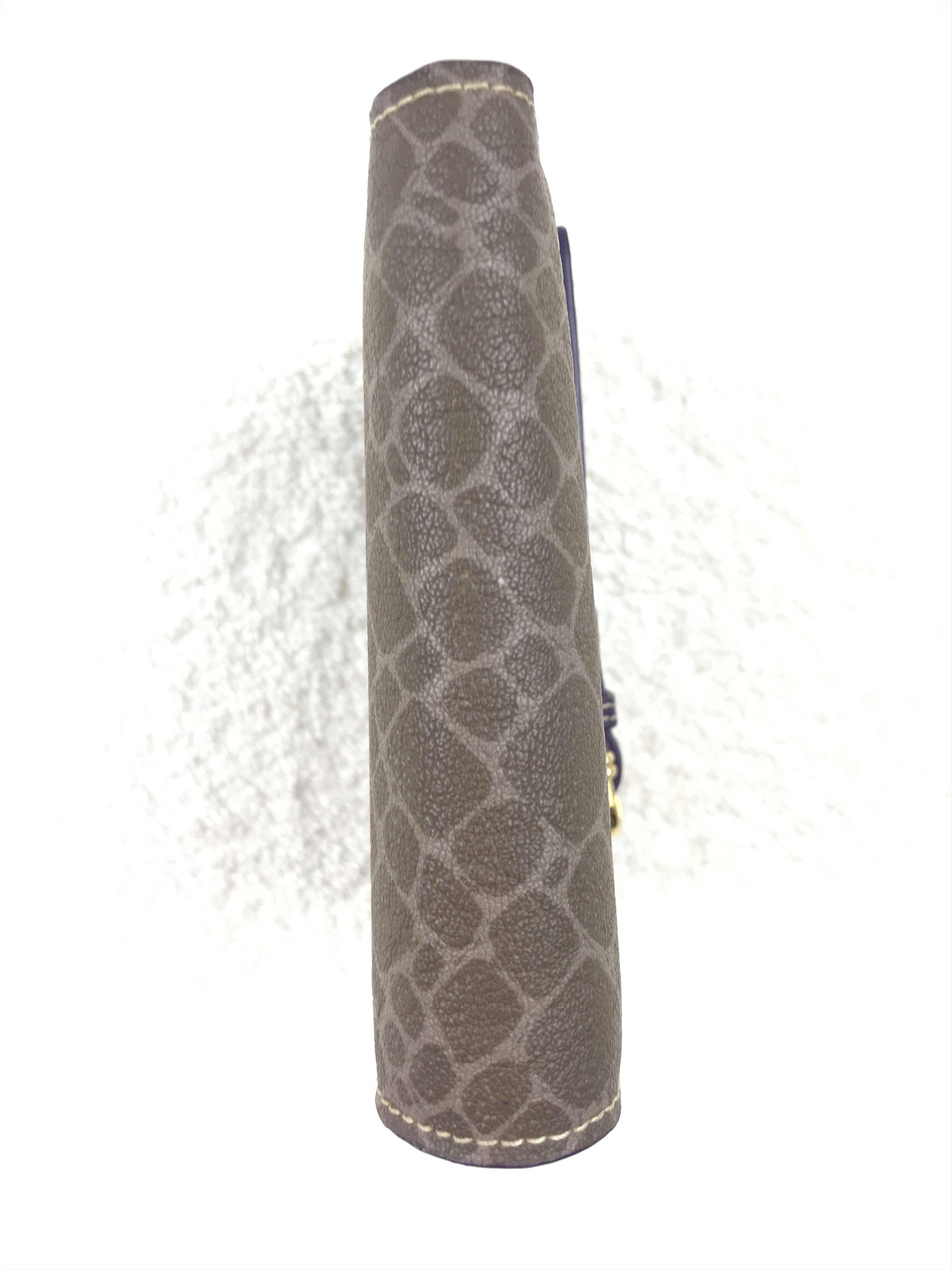 Vintage Nina Ricci Leather Pattern Kisslock Bifold Wallet