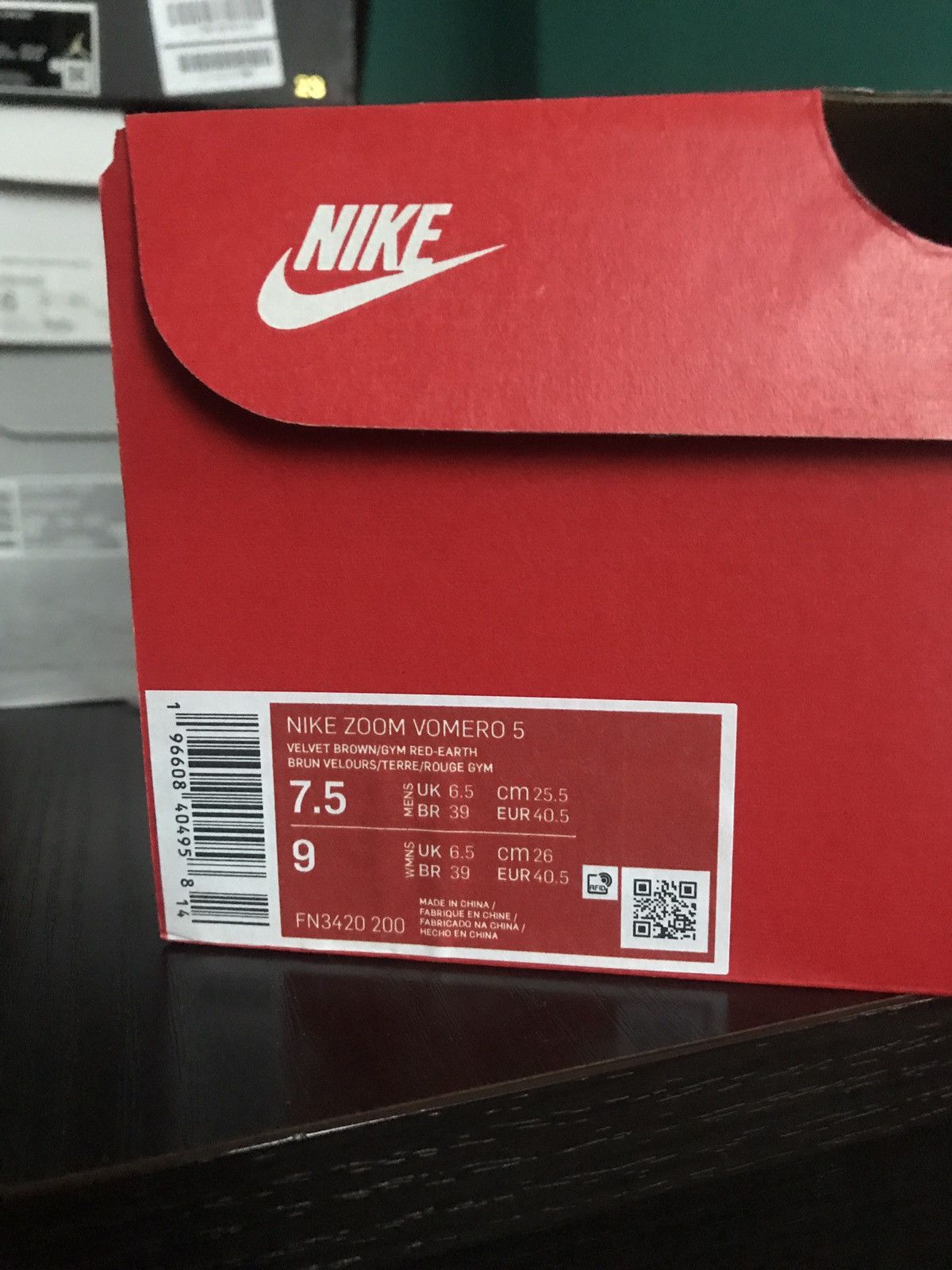 Nike Nike Zoom Vomero 5 Size US 7.5 / EU 40-41 - 9 Thumbnail