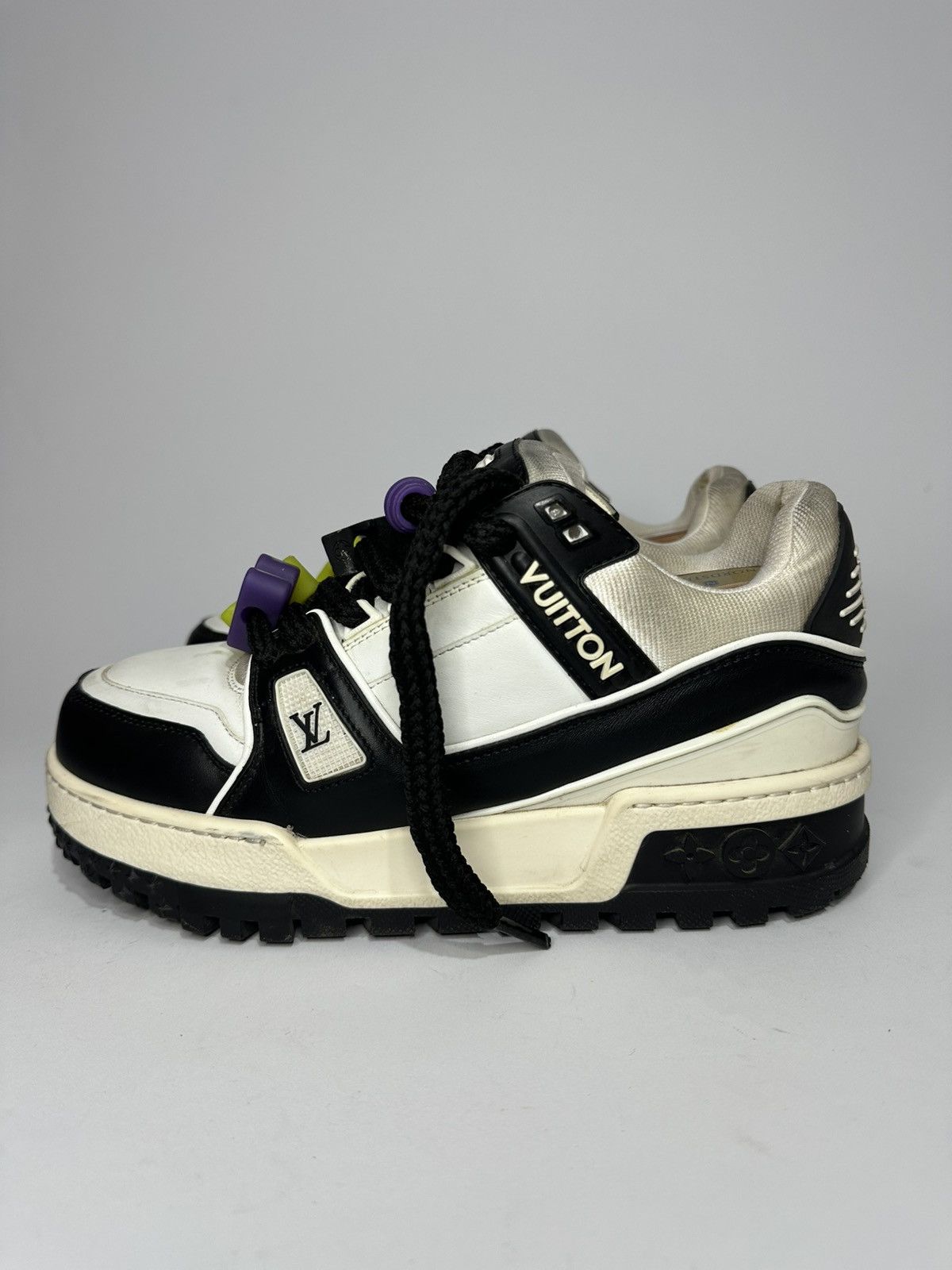 Louis Vuitton Louis Vuitton Black And White Maxi Trainer Sneakers. Size US 6 / EU 39 - 3 Thumbnail