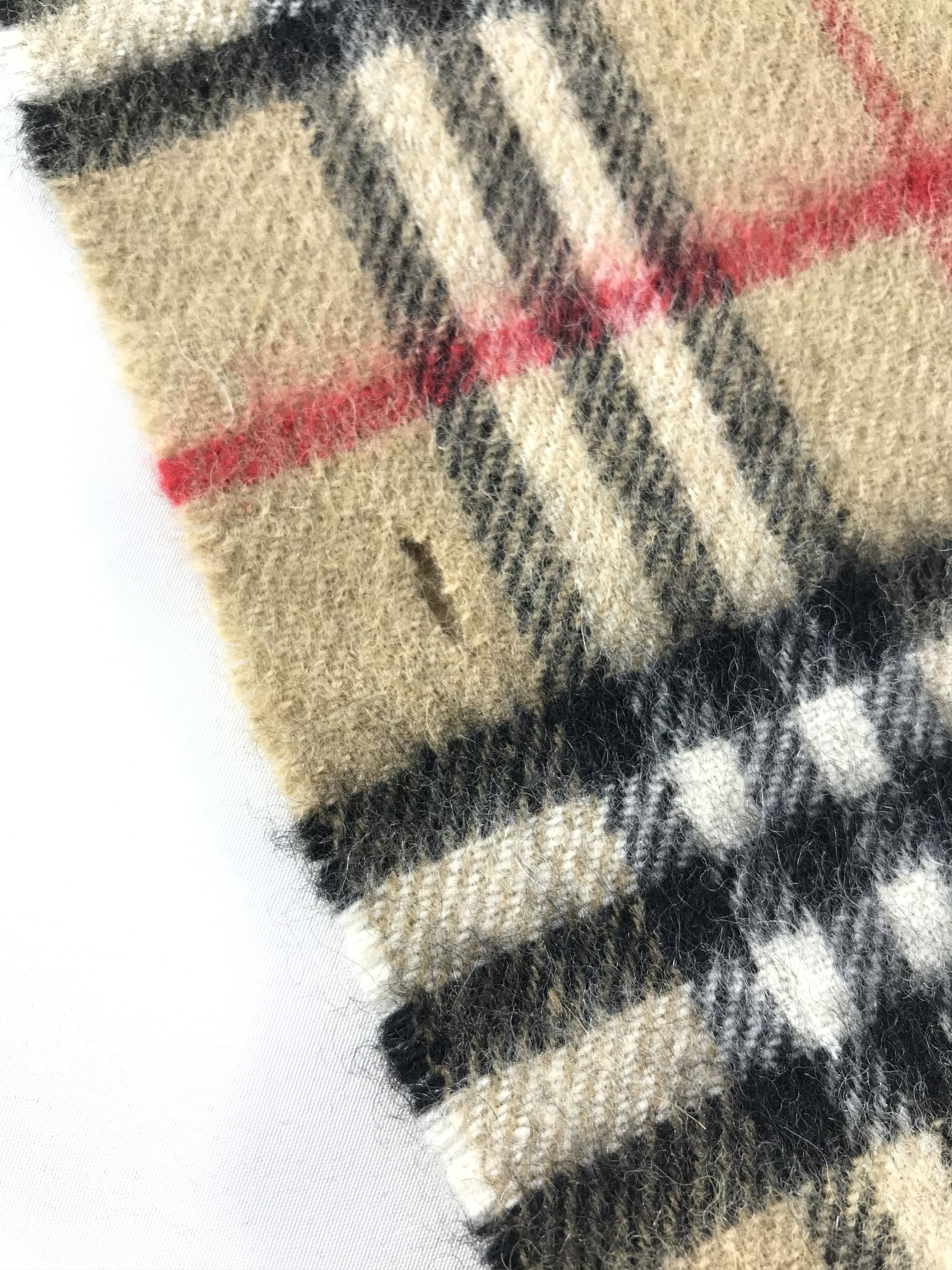 Burberry Vintage Burberry Scarf/Muffler/Neckwear MF975 Size ONE SIZE - 6 Thumbnail