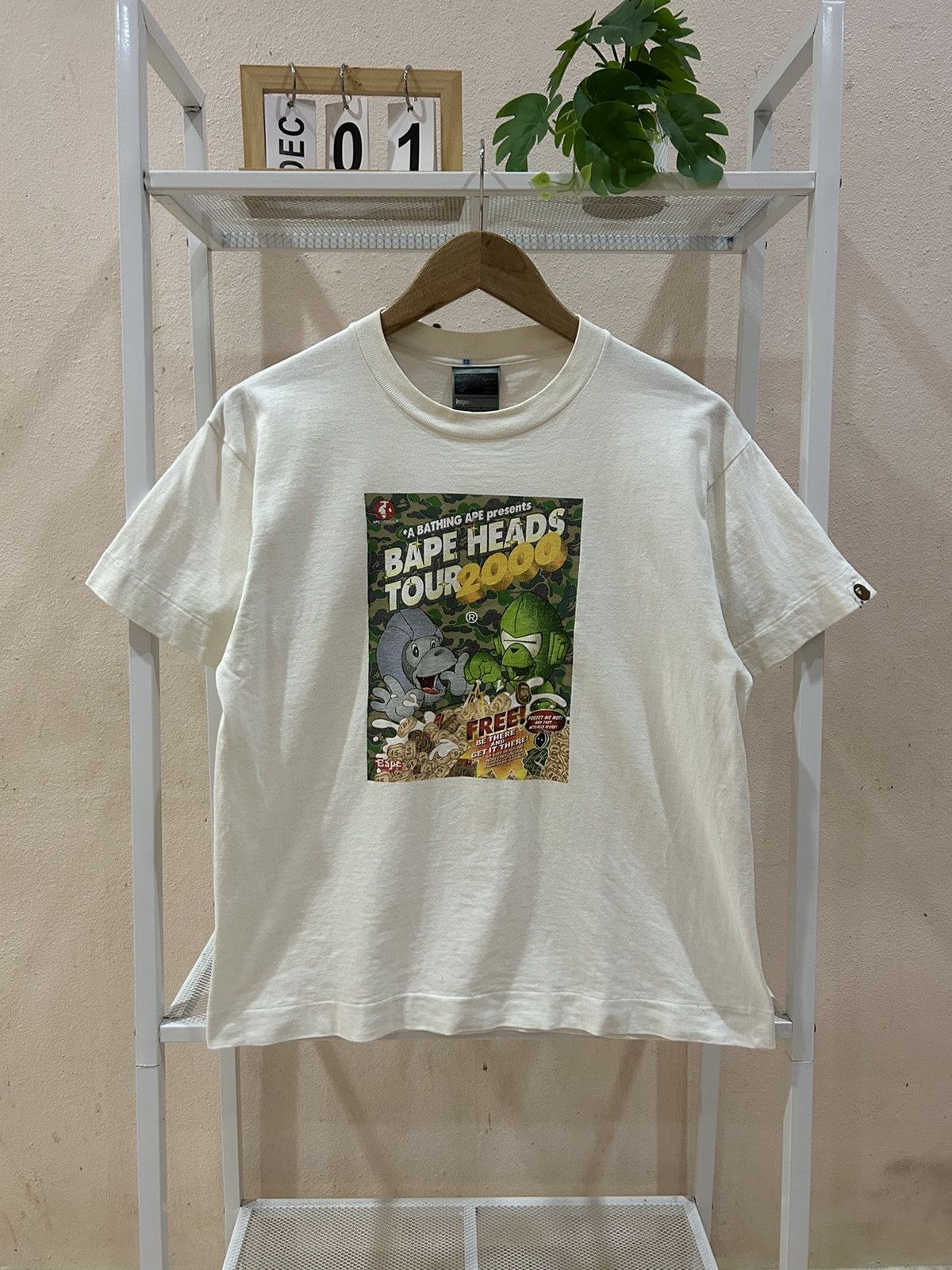 Bape OG BAPEHEAD Tour 2004 Tshirts Nigo Size US S / EU 44-46 / 1 - 1 Thumbnail