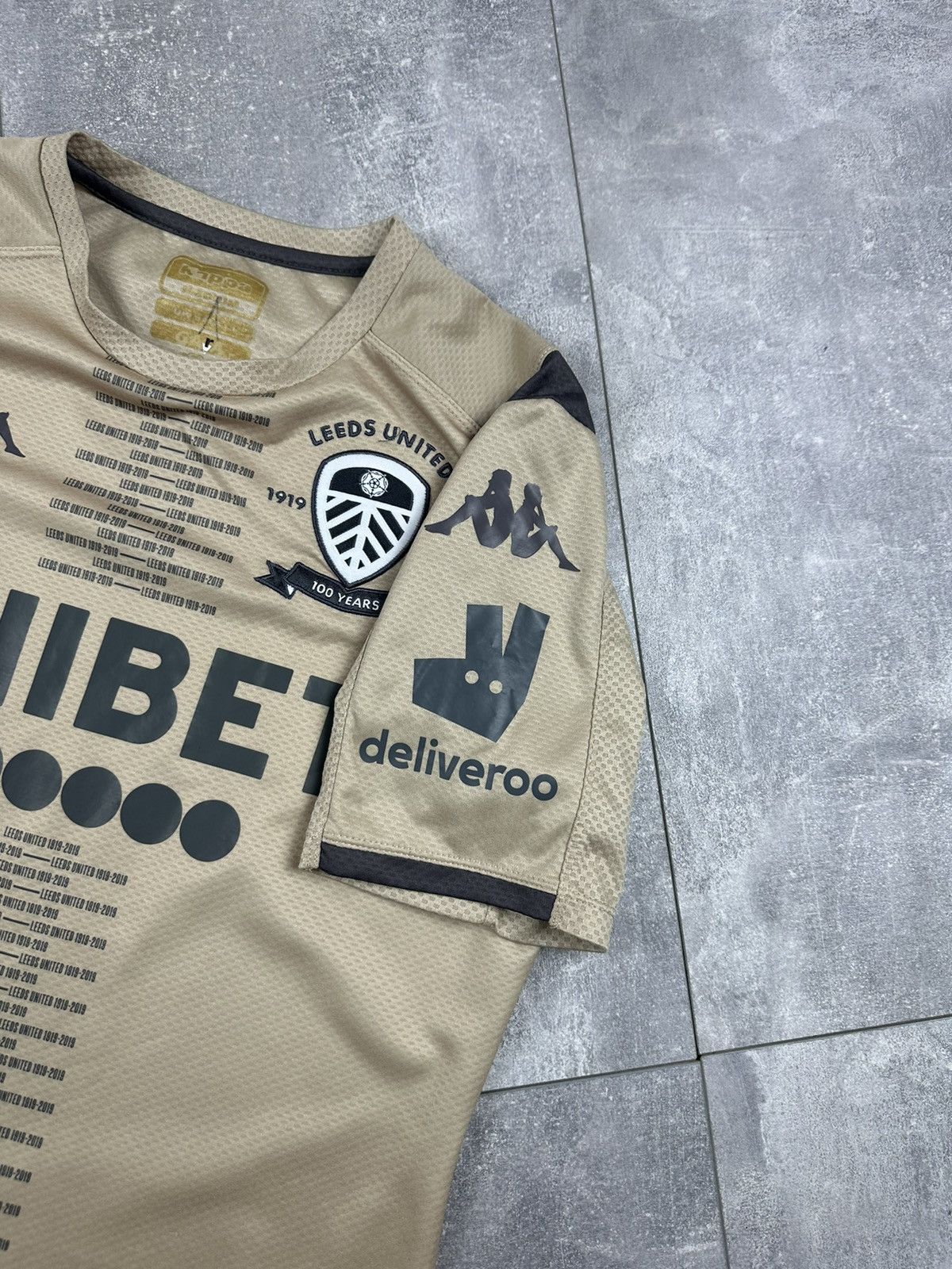 Kappa Kappa Leeds United 2019/20 Training 100 Years Jersey Size US M / EU 48-50 / 2 - 9 Thumbnail