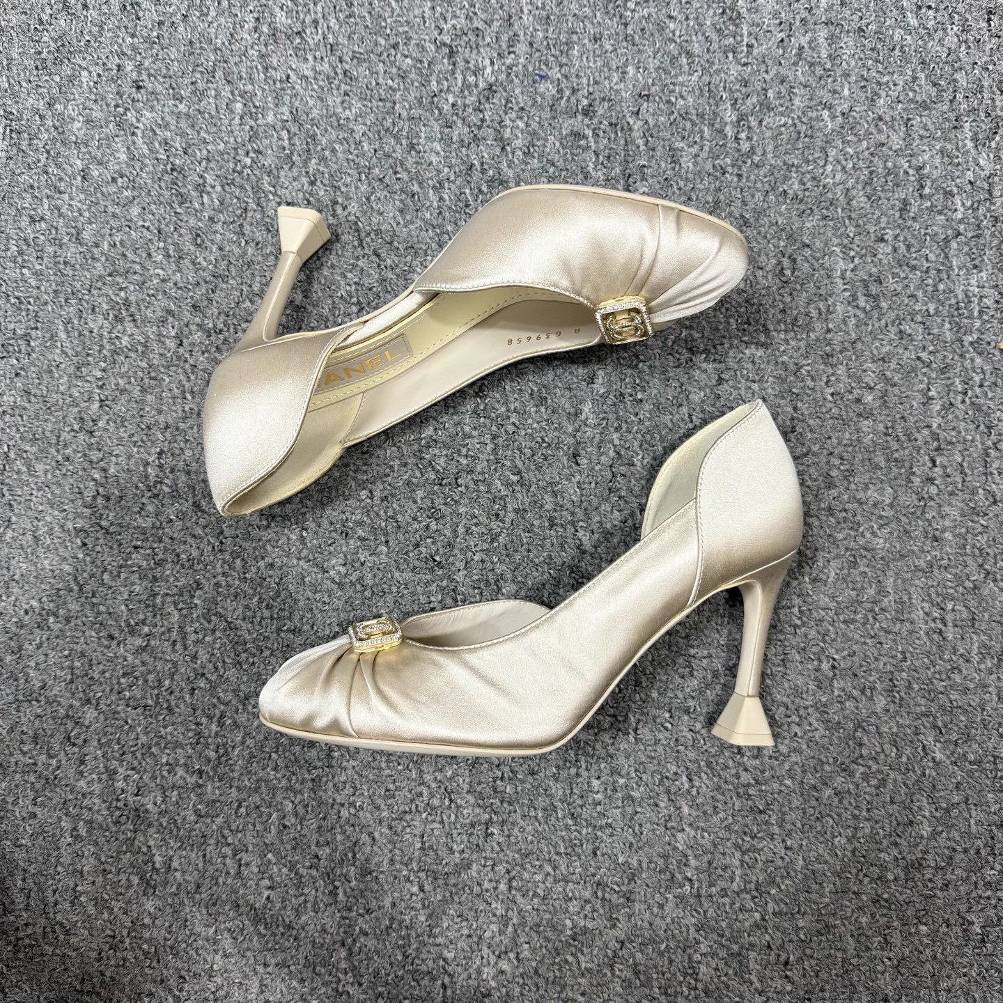 Chanel Chanel Satin High Heels Unworn 35.5 Size US 5 / IT 35 - 6 Thumbnail