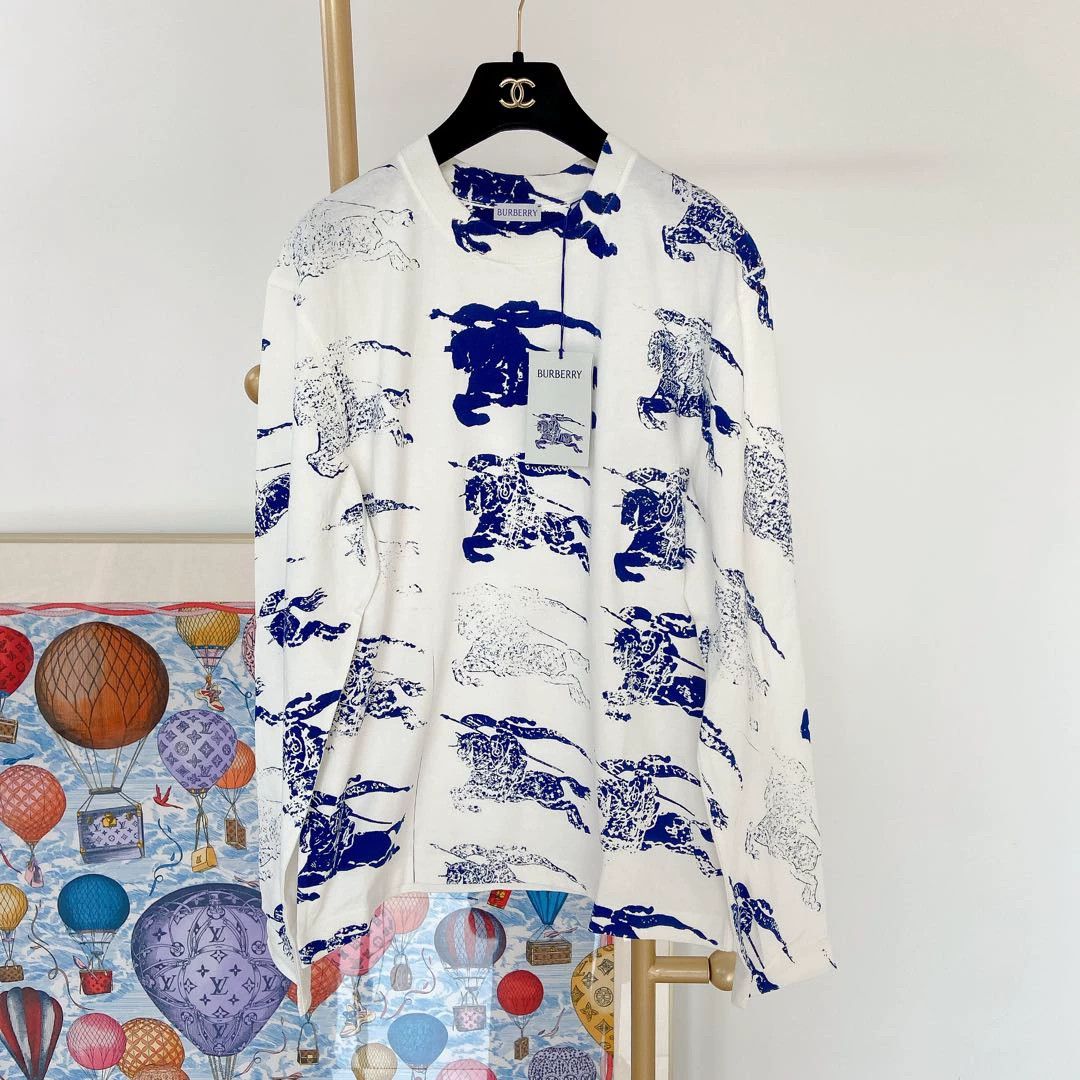 Burberry Burberry Horse Print Long-Sleeve T-shirt Size S Size US S / EU 44-46 / 1 - 1 Thumbnail