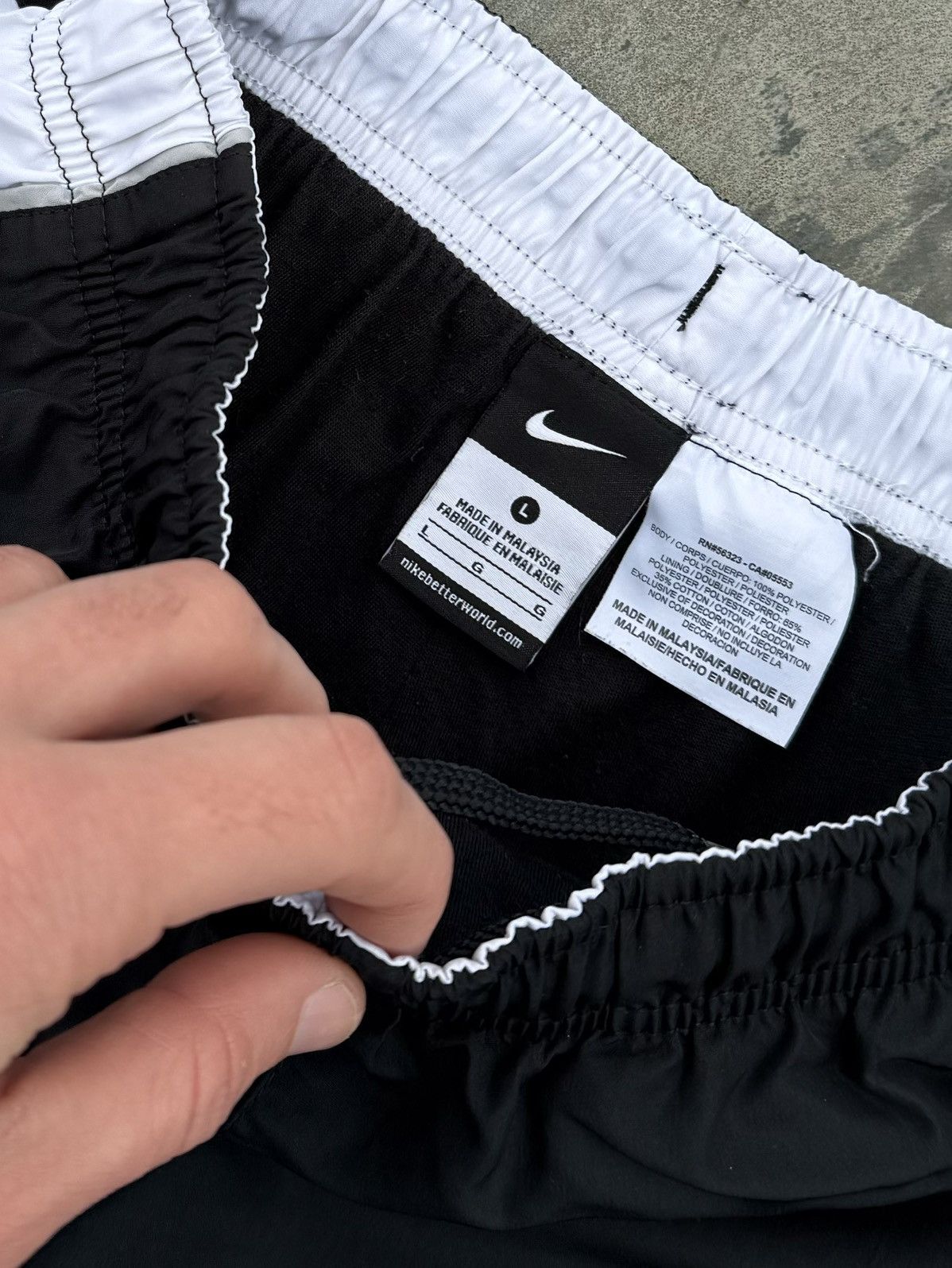 Vintage Vintage Nike Y2k Nylon Drill Baggy Pants Sk8 Joggers XS sz Size 26" / US 2 / IT 38 - 6 Thumbnail