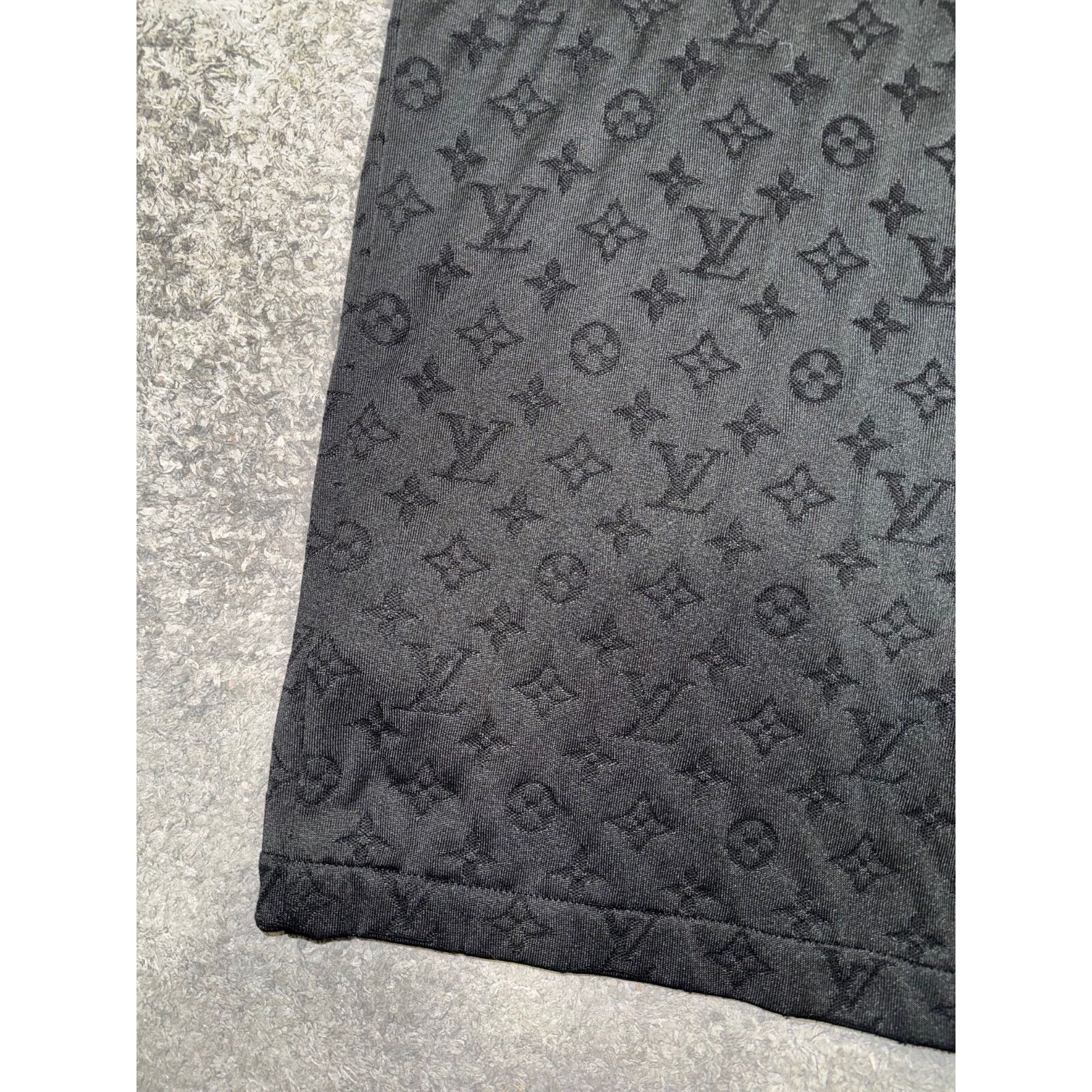 Louis Vuitton Louis Vuitton NBA Monogram Black Logo Buttoned Shirt Short Size US L / EU 52-54 / 3 - 19 Thumbnail