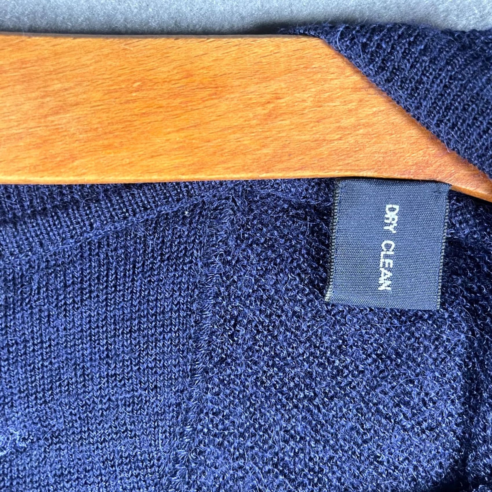 Vintage VINTAGE Johnnie Walker Sweater Vest Mens Large Blue Alpaca Tercel V Neck Blue Size US L / EU 52-54 / 3 - 5 Thumbnail