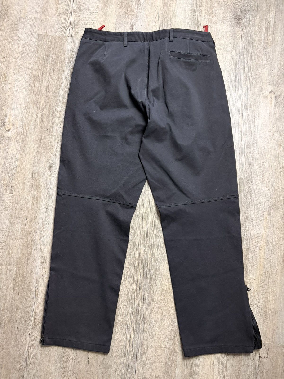 Prada PRADA SPORT NAVY PANTS WITH STRIPE AND ZIP Size US 34 / EU 50 - 2 Thumbnail