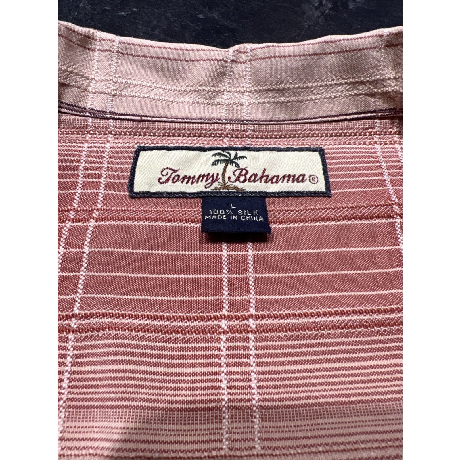 Tommy Bahama Tommy Bahama Camp Shirt Mens L 100% Silk Striped Coral Beige Size US L / EU 52-54 / 3 - 7 Thumbnail