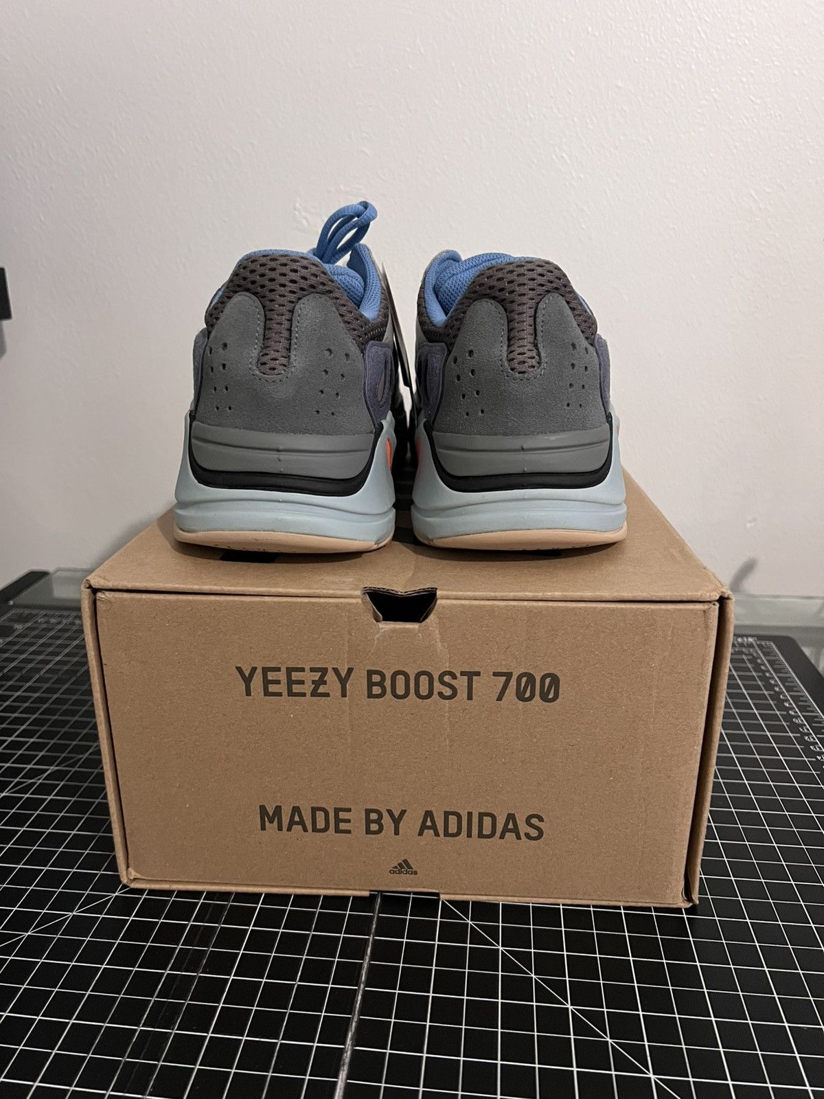 Adidas ADIDAS YEEZY 700 CARBON BLUE Size US 10 / EU 43 - 4 Thumbnail