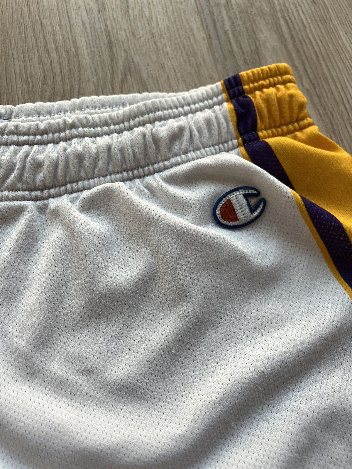 NBA × Vintage Vintage NBA Champion Los Angeles Lakers Kobe Bryant 8 Shorts Size US 36 / EU 52 - 4 Thumbnail