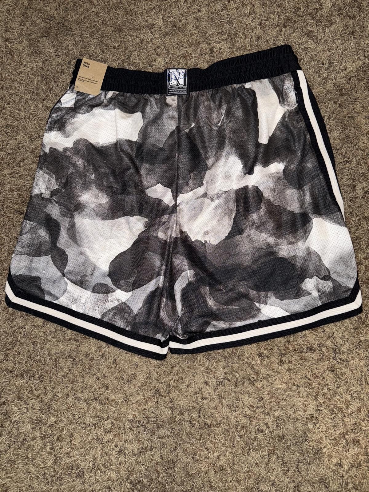 Nike Nike Men’s DNA Dri-FIT 6" Woven Basketball Shorts Sample Size US 34 / EU 50 - 6 Thumbnail