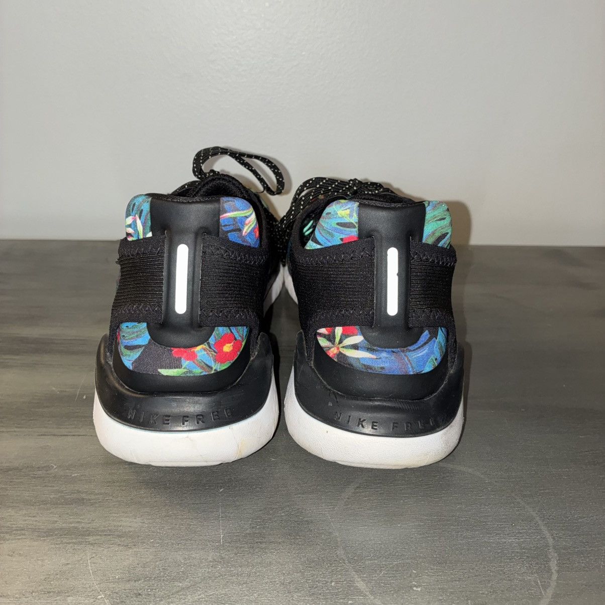 Nike Nike Free RN 2018 Floral Size US 9.5 / EU 42-43 - 5 Thumbnail