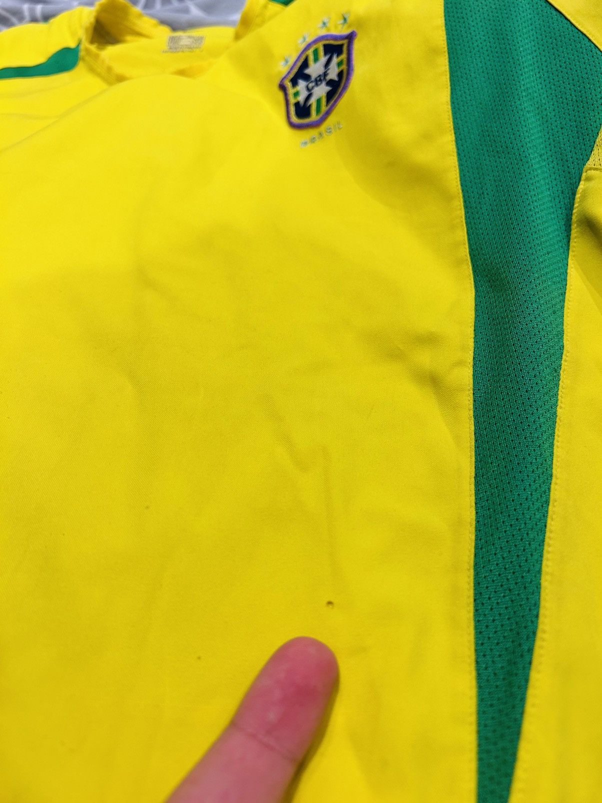 Nike Brazil 2002 home jersey Size US XL / EU 56 / 4 - 4 Thumbnail