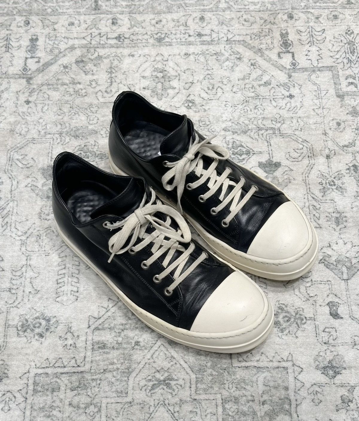 Rick Owens Rick Owens low-top classic black and white leather sneakers Size US 9.5 / EU 42-43 - 2 Thumbnail