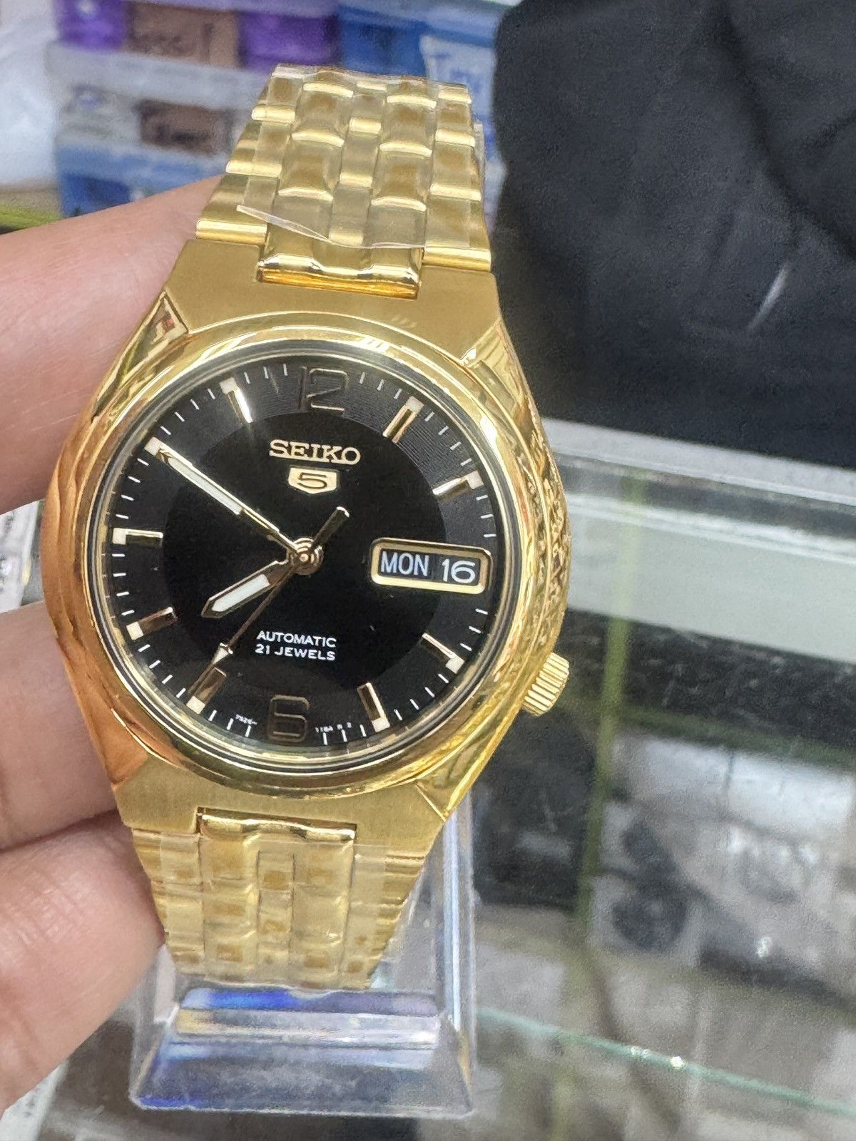 Seiko Seiko Men's Seiko 5 Automatic Gold Dial Size 38 - 4 Thumbnail