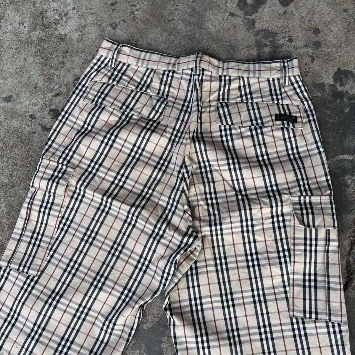Burberry Vintage Burberry nova check Cargo short pants Size US 27 - 5 Thumbnail