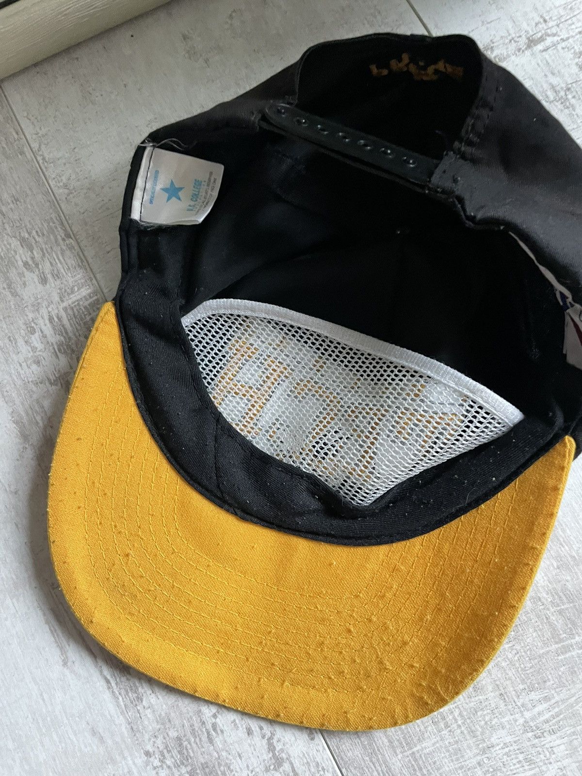 NCAA × Vintage VTG 1992 Georgia Tech Yellow Snapback Hat Cap Very Rare Size ONE SIZE - 5 Thumbnail