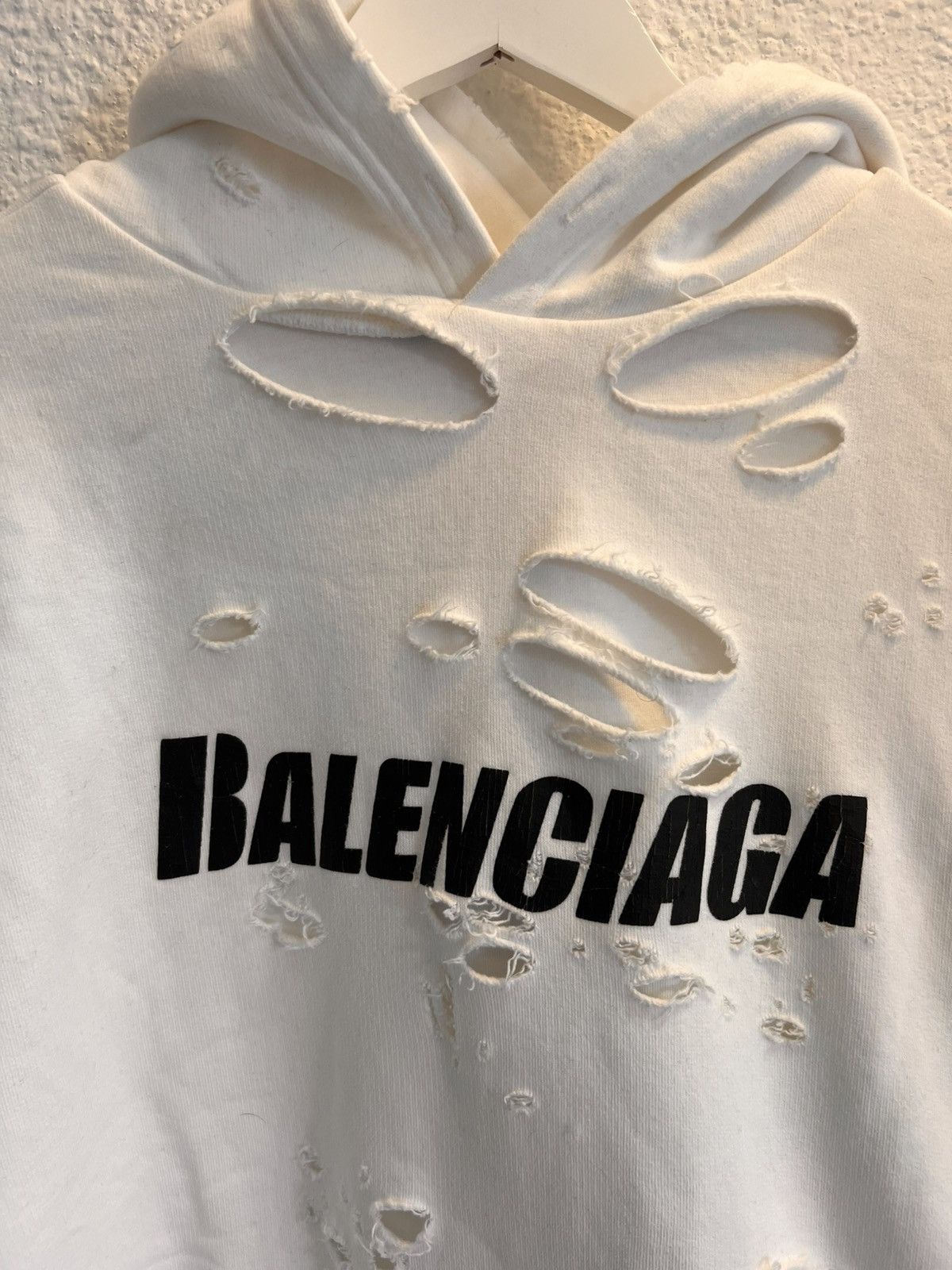 Balenciaga Balenciaga Logo Destroyed Hoodie Size US S / EU 44-46 / 1 - 3 Thumbnail