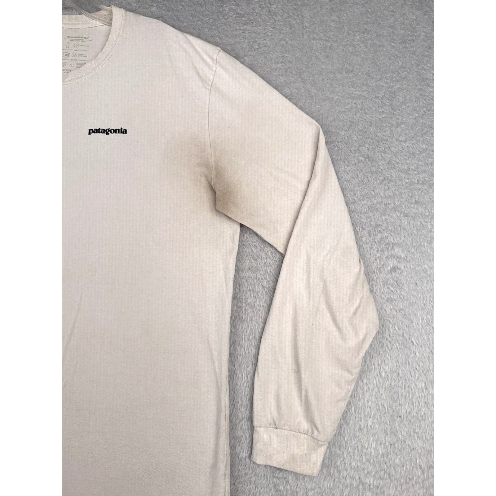 Patagonia Patagonia Men’s T-Shirt XL White Long Sleeve Crew Neck Poly Blend Cotton Jersey Logo Regular Brand Patagonia Size US XL / EU 56 / 4 - 2 Thumbnail