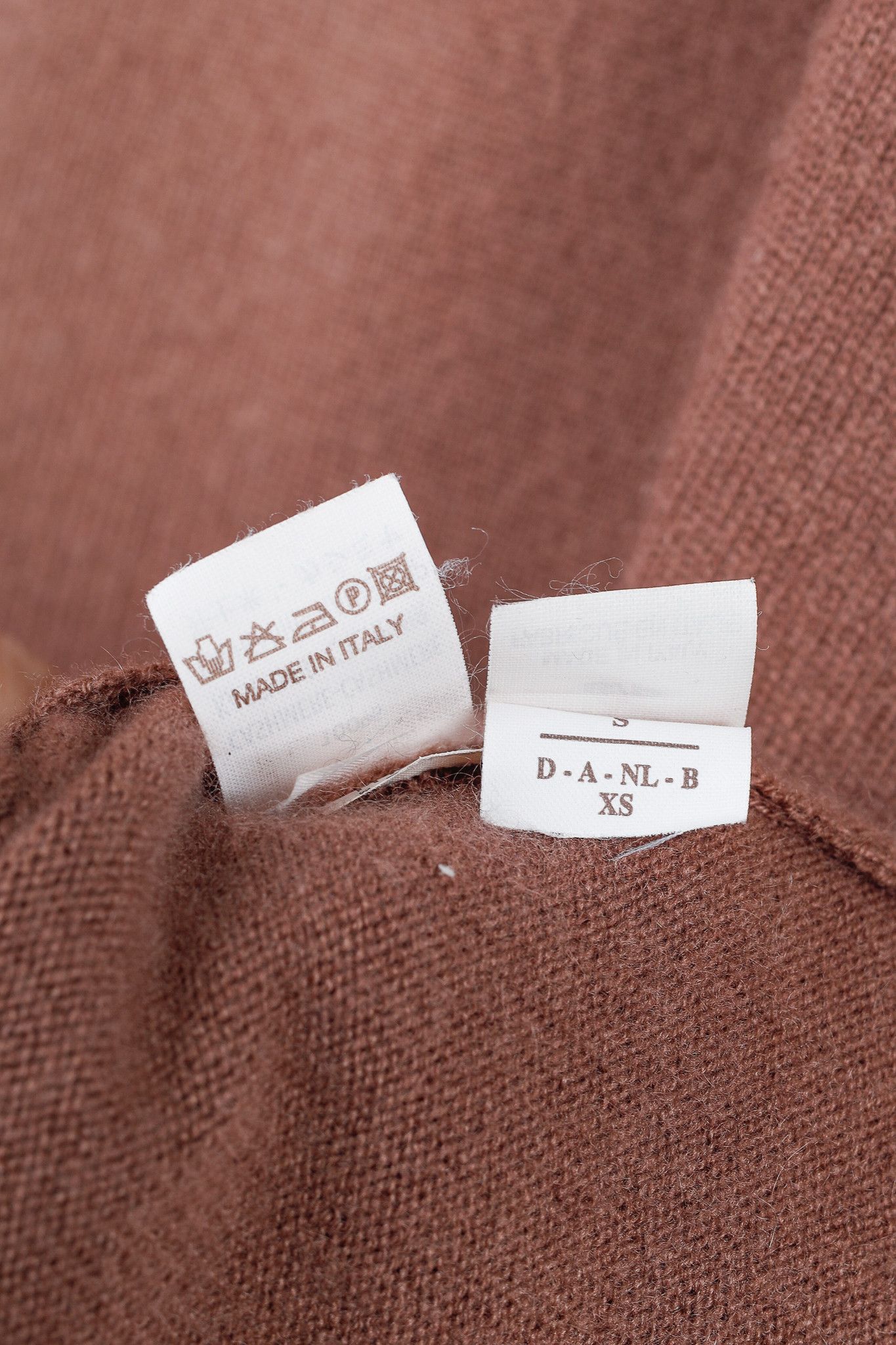 Brunello Cucinelli Brunello Cucinelli Dusty Rose Cashmere V-Neck Cardigan Size S / US 4 / IT 40 - 9 Thumbnail