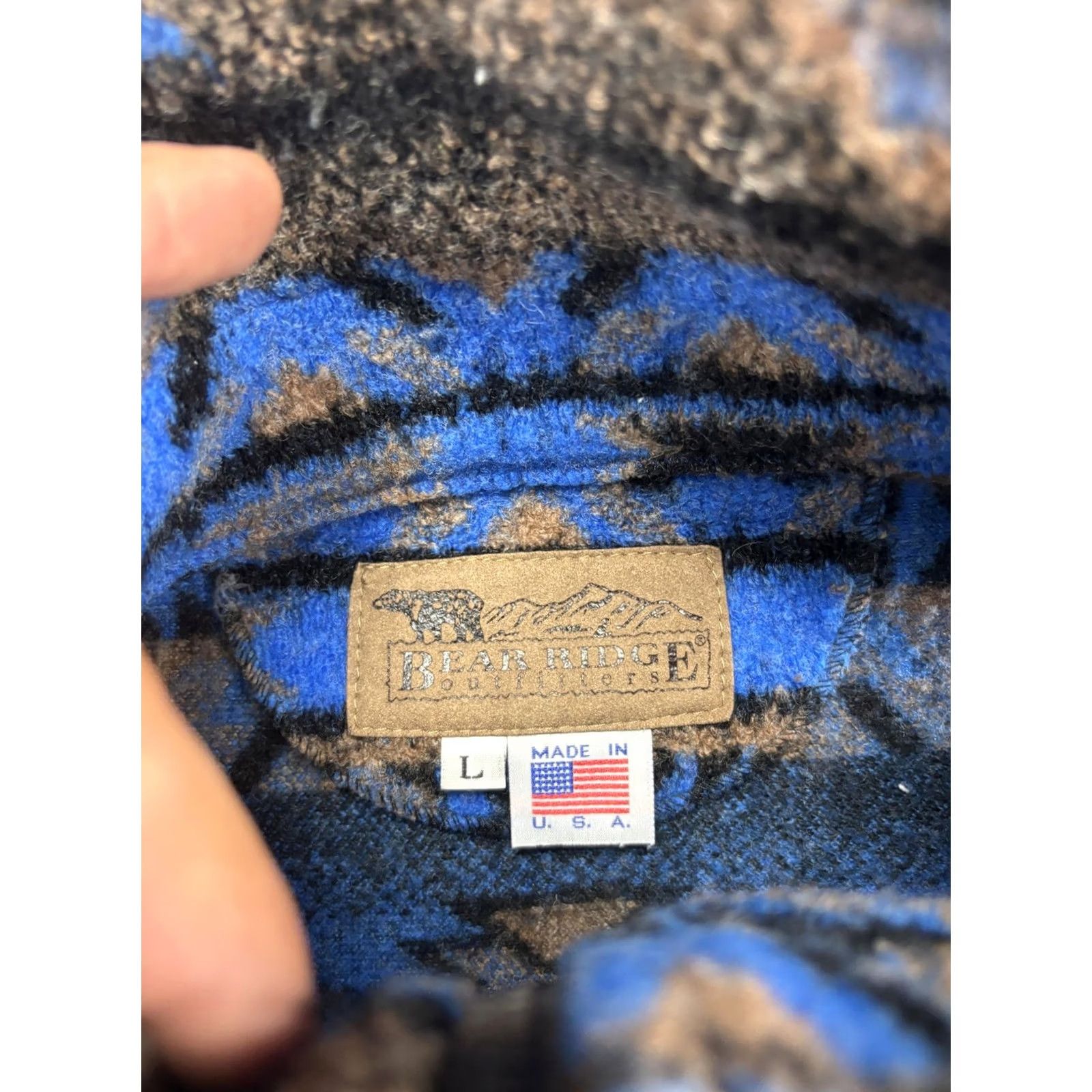 Vintage VINTAGE Bear Ridge by Willis Vest Mens Large Blue Brown Aztec Wool Blend USA Size US L / EU 52-54 / 3 - 2 Thumbnail