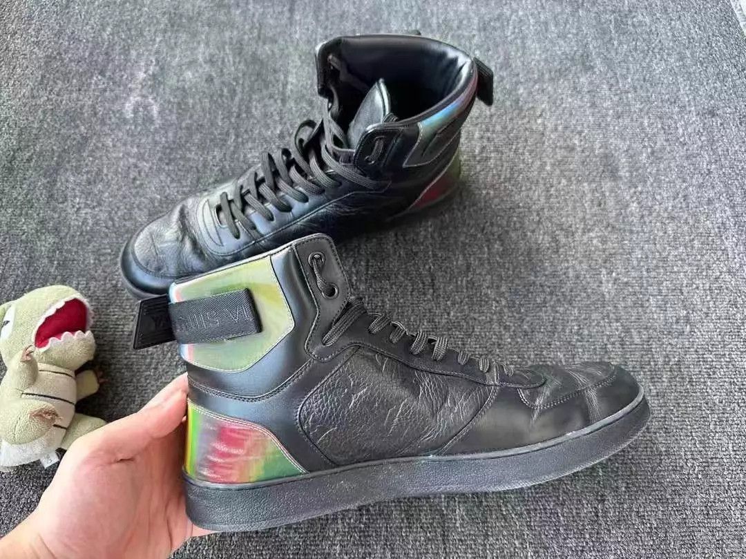Louis Vuitton LV colorful monogram high-top sneaker 43 like new Size US 10 / EU 43 - 4 Thumbnail
