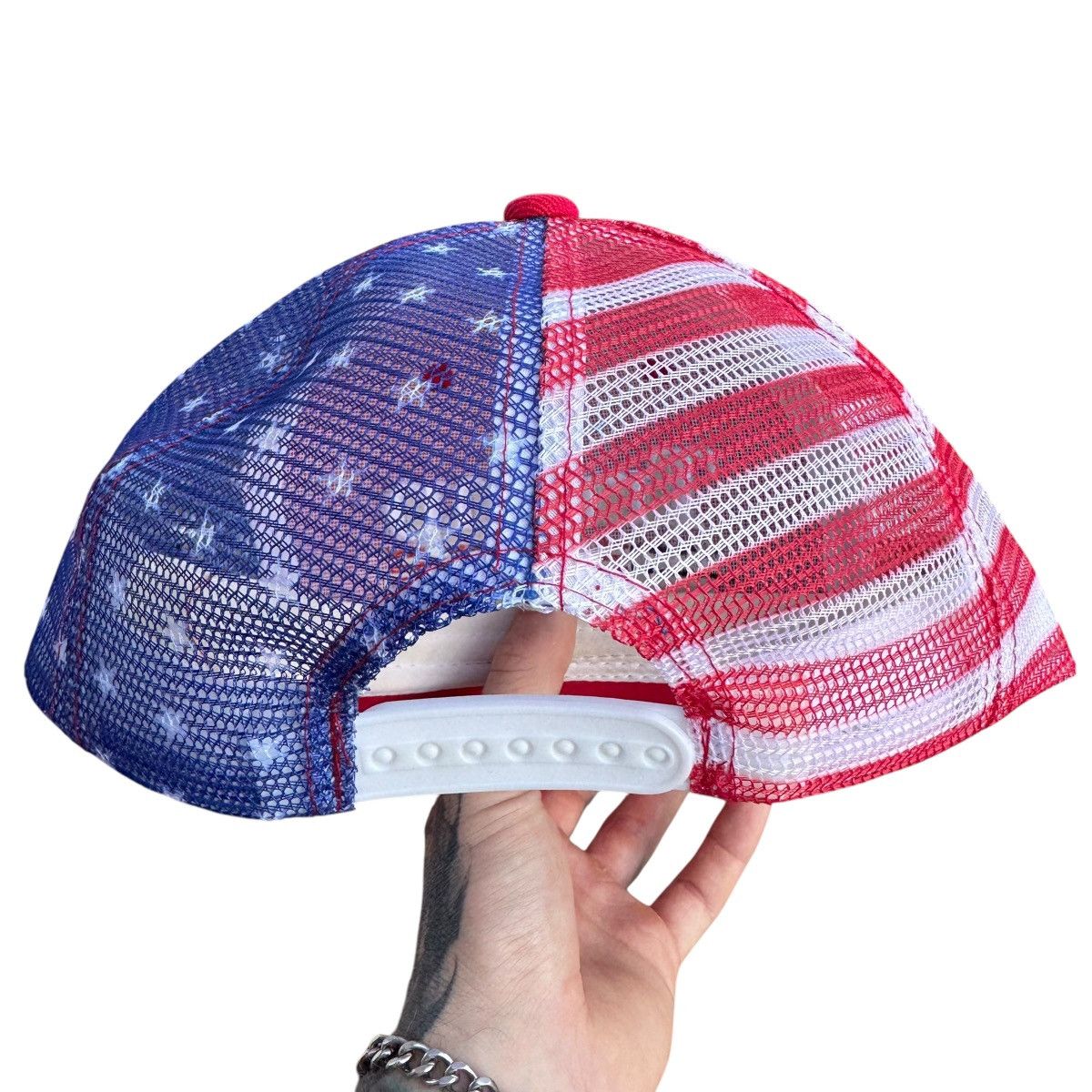 Donald Trump Donald Trump MAGA 2020 trucker snapback hat Size ONE SIZE - 4 Thumbnail