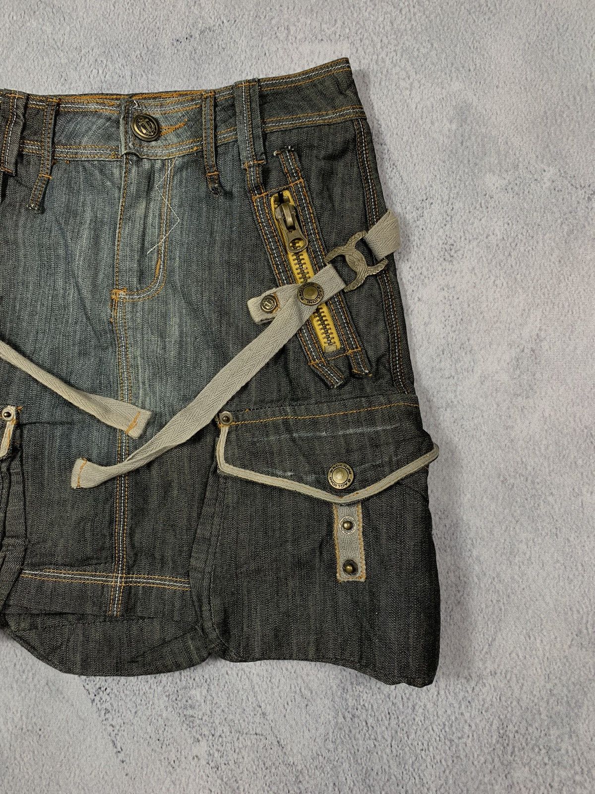 Japanese Brand × Vintage Vintage Y2K crazy bondage 9 pockets faded cargo mini skirt Size 24" / US 00 / IT 34 - 3 Thumbnail