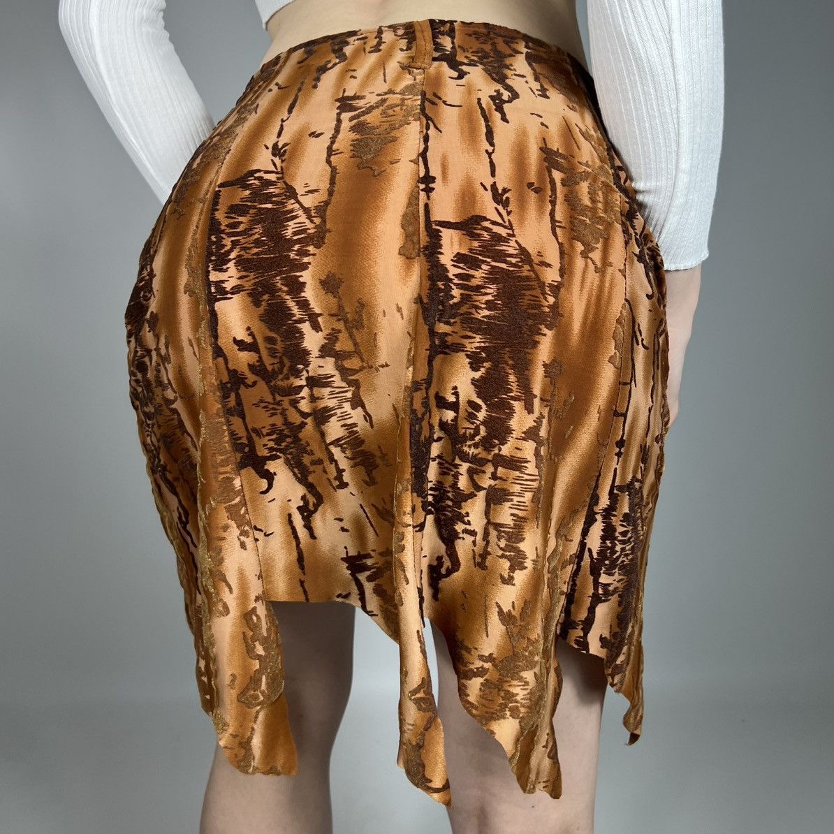 Japanese Brand Vintage Y2K Japanese Flared Mini Skirt Retro 90s Style Size 27" / US 4 / IT 40 - 1 Thumbnail