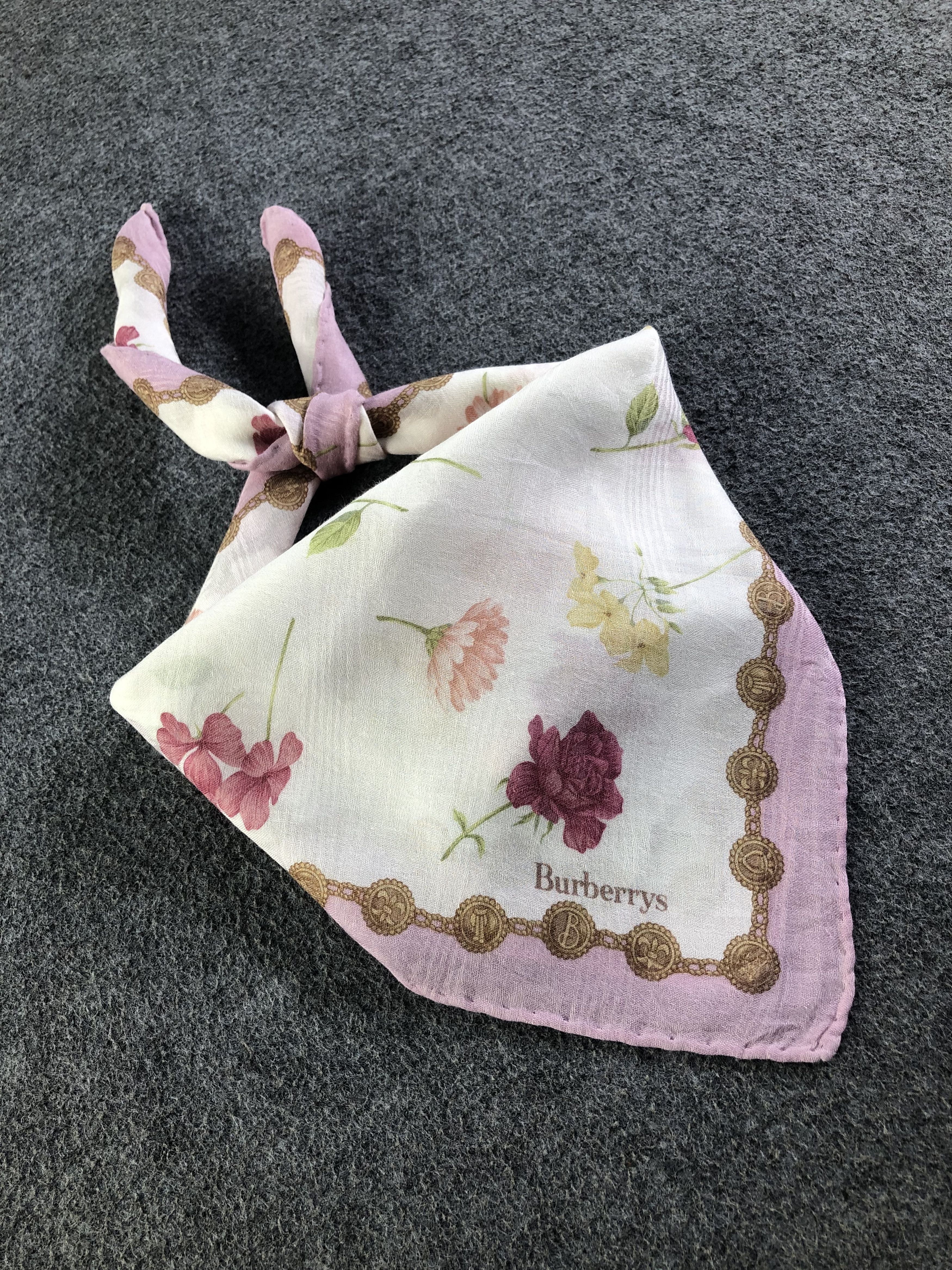 Burberry Burberrys Handkerchief / Bandana / Neckerchief C407 Size ONE SIZE - 1 Thumbnail