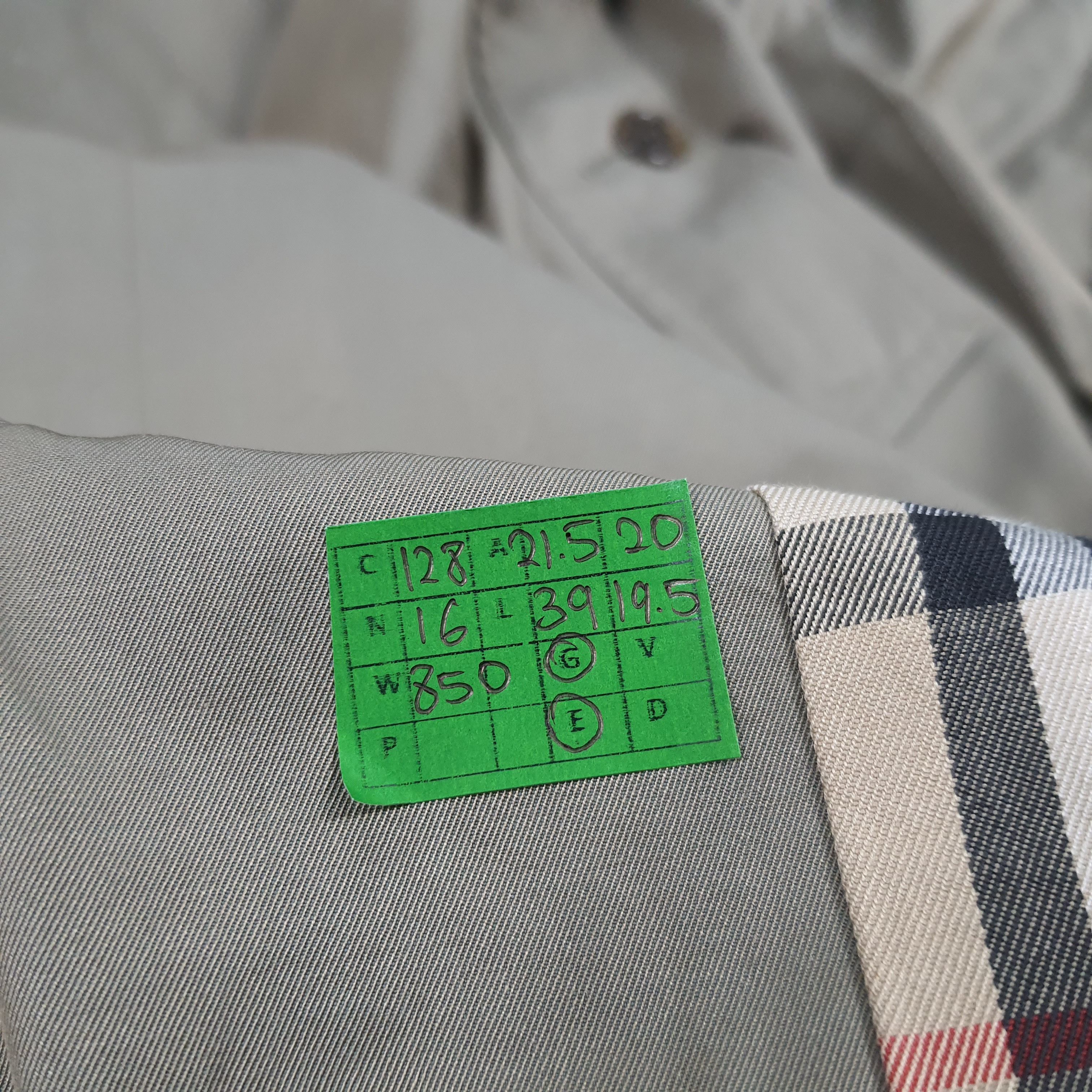 Burberry × Vintage Vintage Burberrys' Trench Coat Jacket Size US M / EU 48-50 / 2 - 9 Thumbnail
