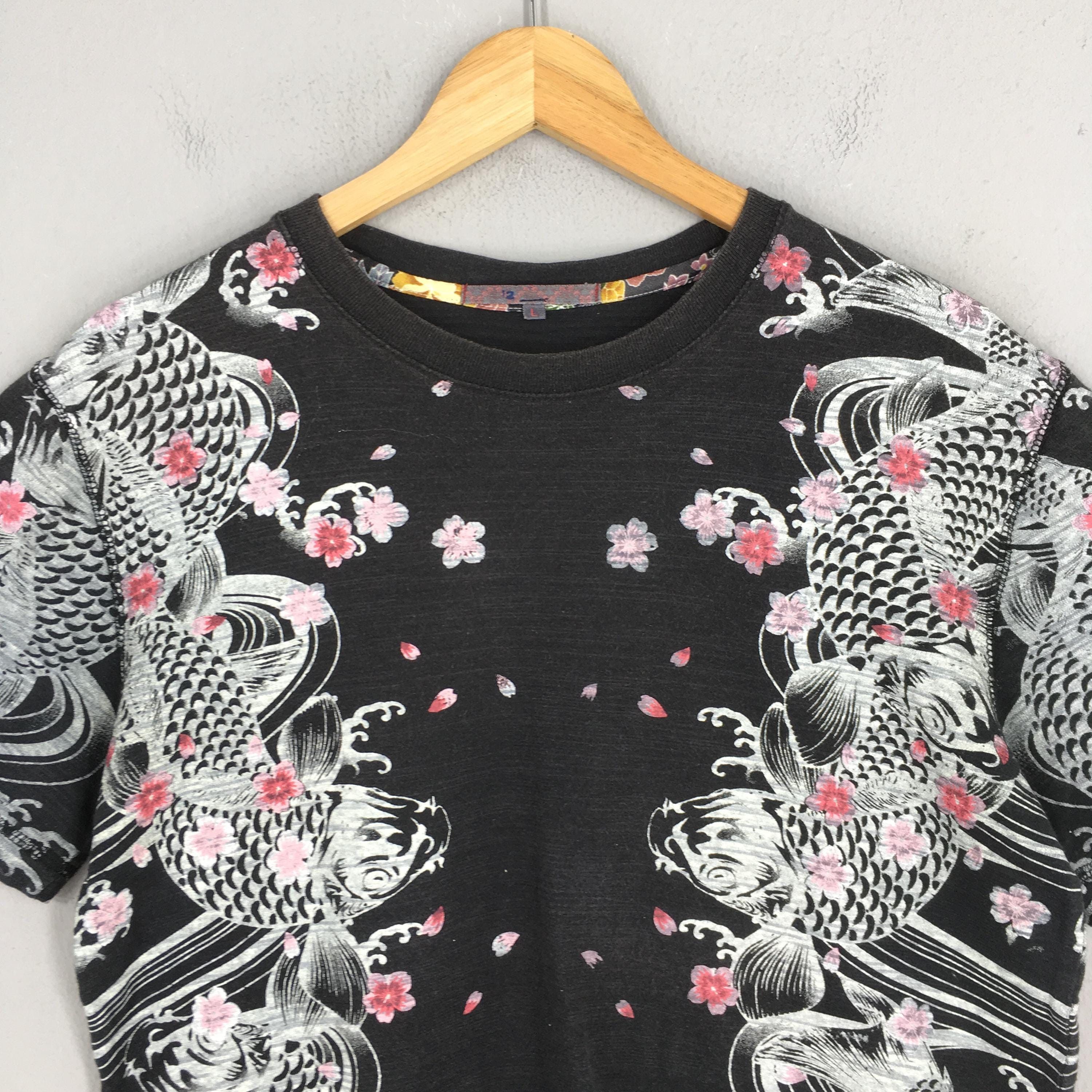 Japanese Brand Vintage Fish Koi Japanese Culture Sukajan Black Tshirt Large Size US L / EU 52-54 / 3 - 2 Thumbnail