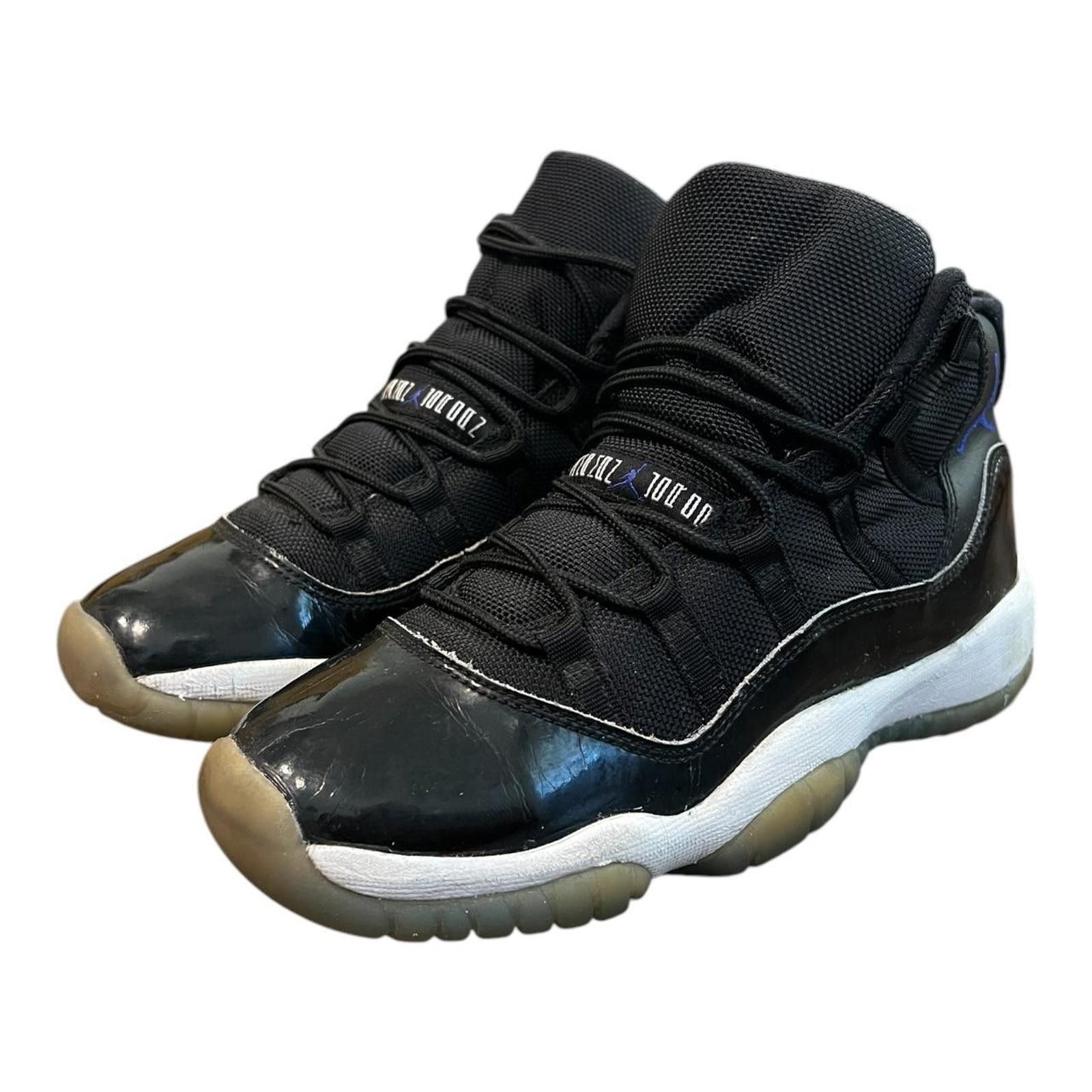 Jordan Brand Nike Air Jordan XI 11 Retro Space jam 2016 Boys Size US 6.5 / EU 39-40 - 2 Thumbnail